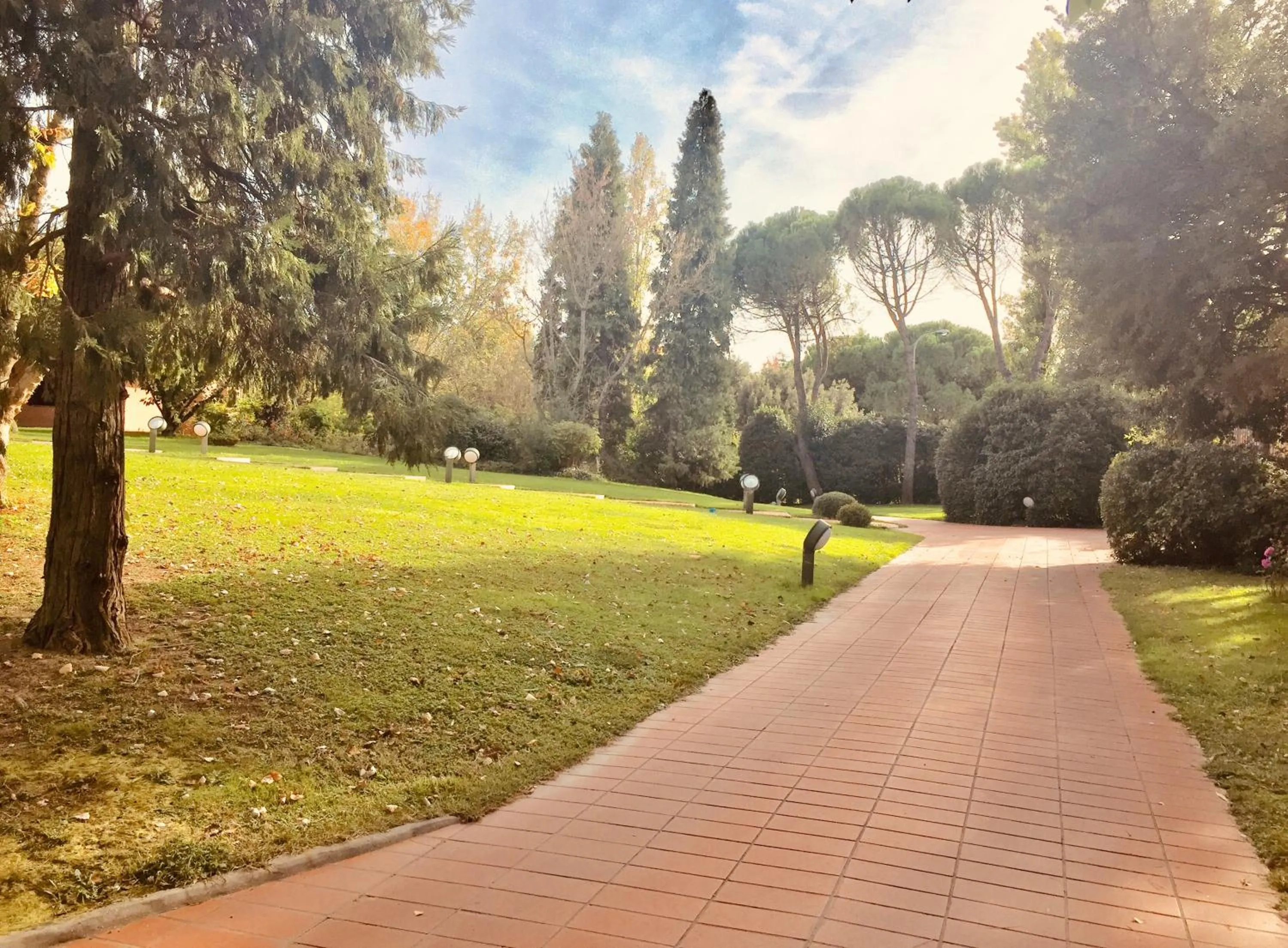 Facade/entrance in Opera Deluxe