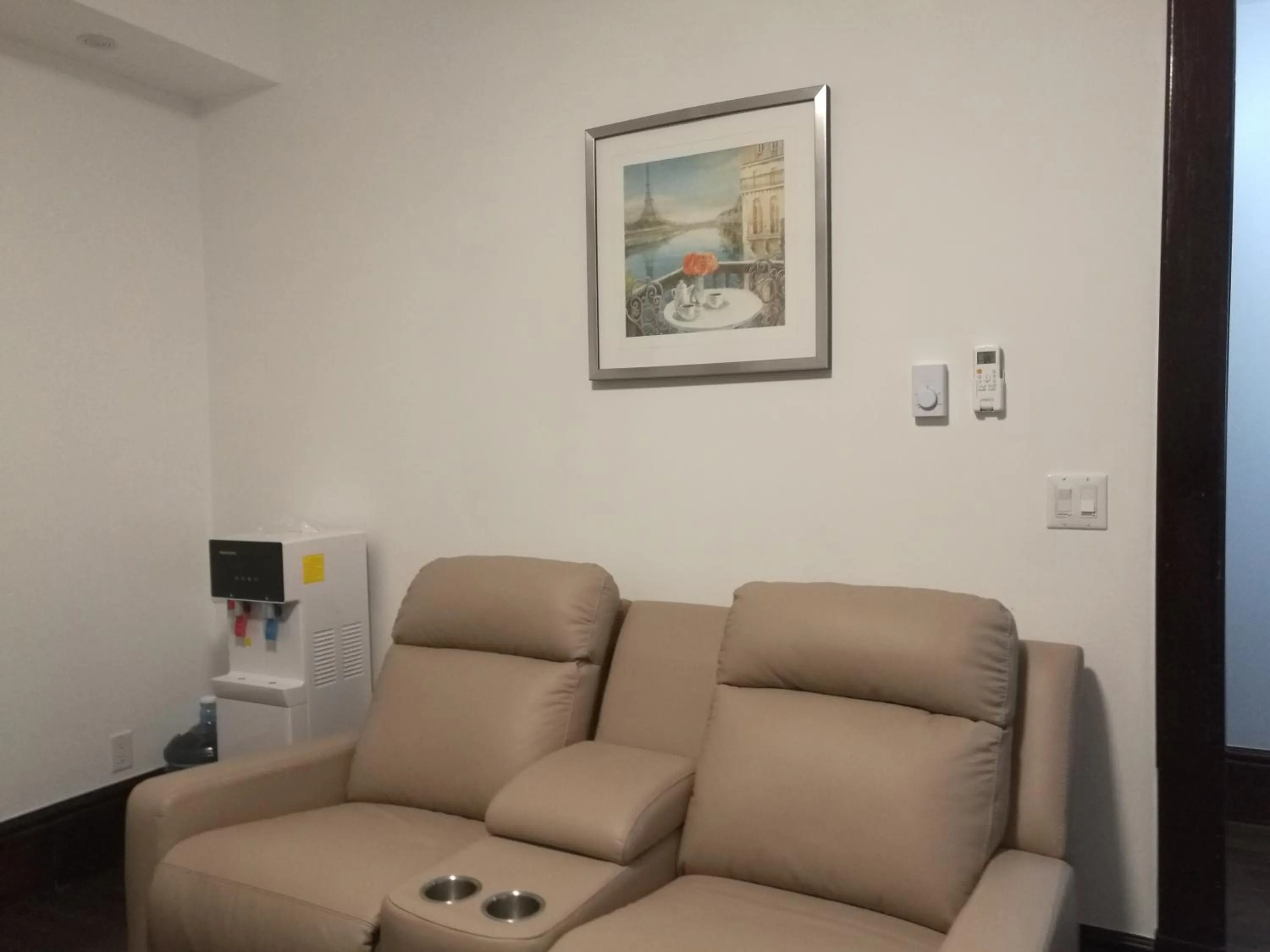 Living room in Ambassador's Inn Next Door