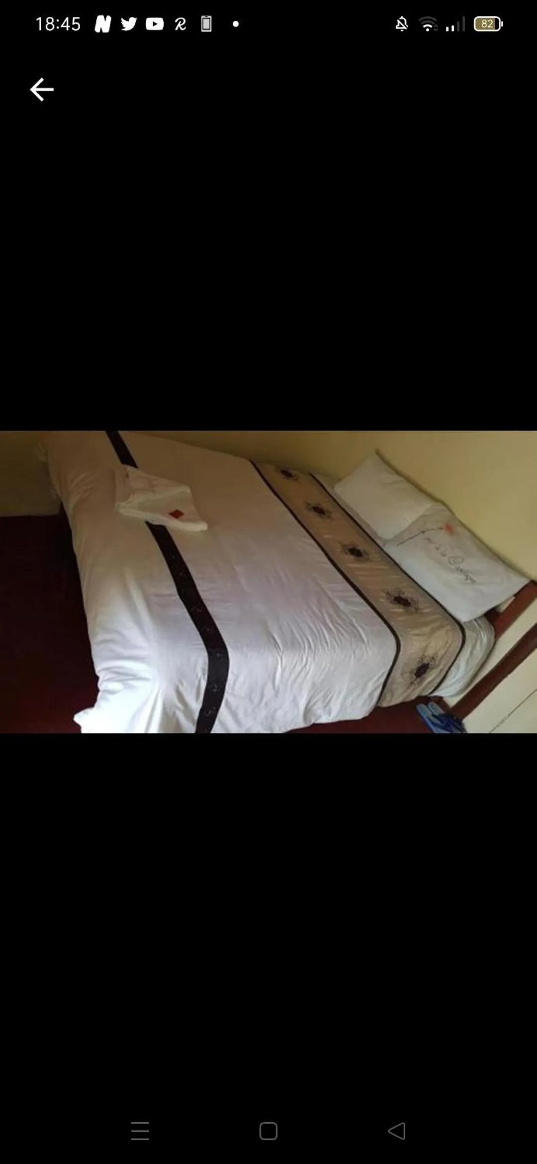 Photo of the whole room in The Great Circle Lodge