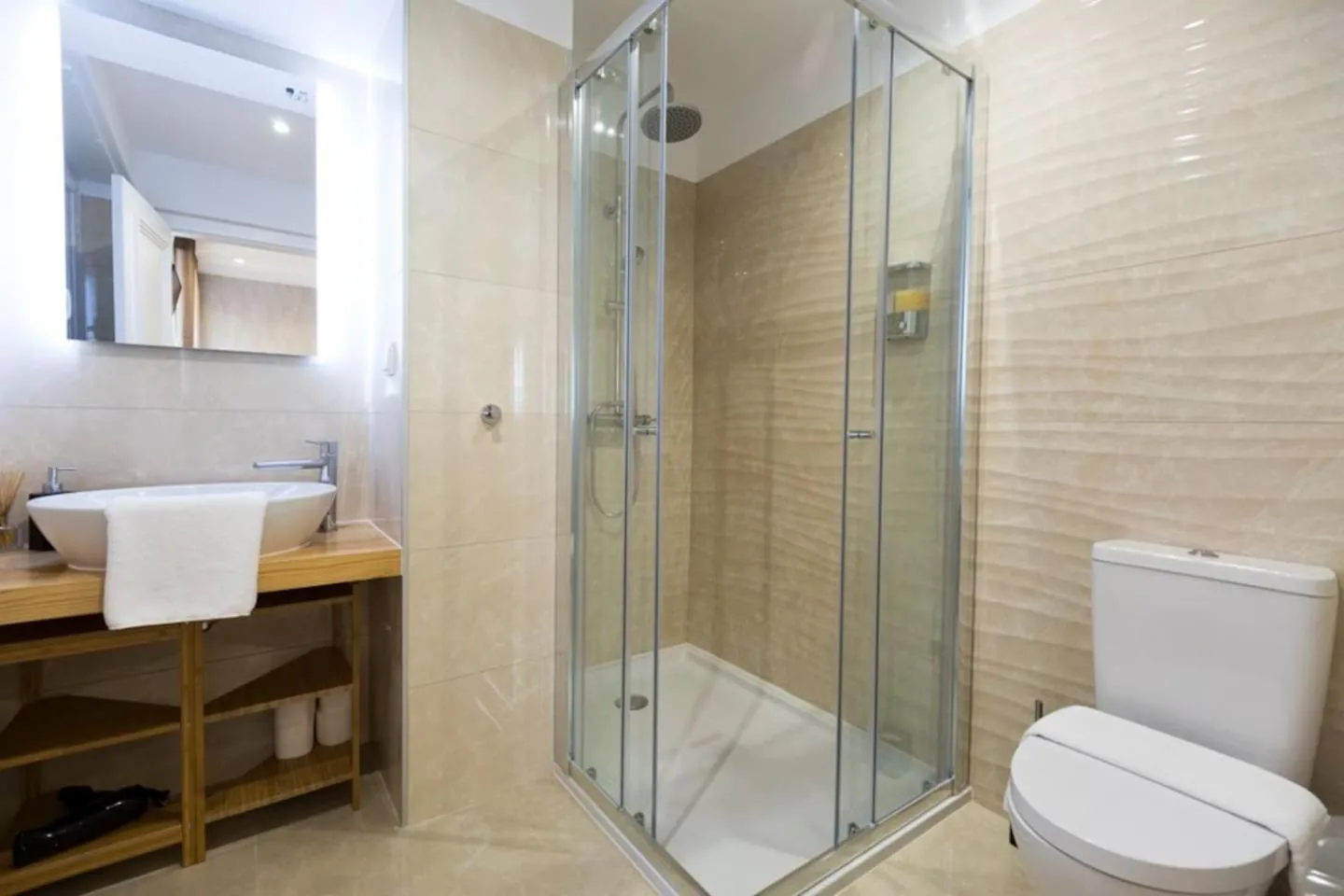 Shower in Olá Lisbon - Luxury Graça I