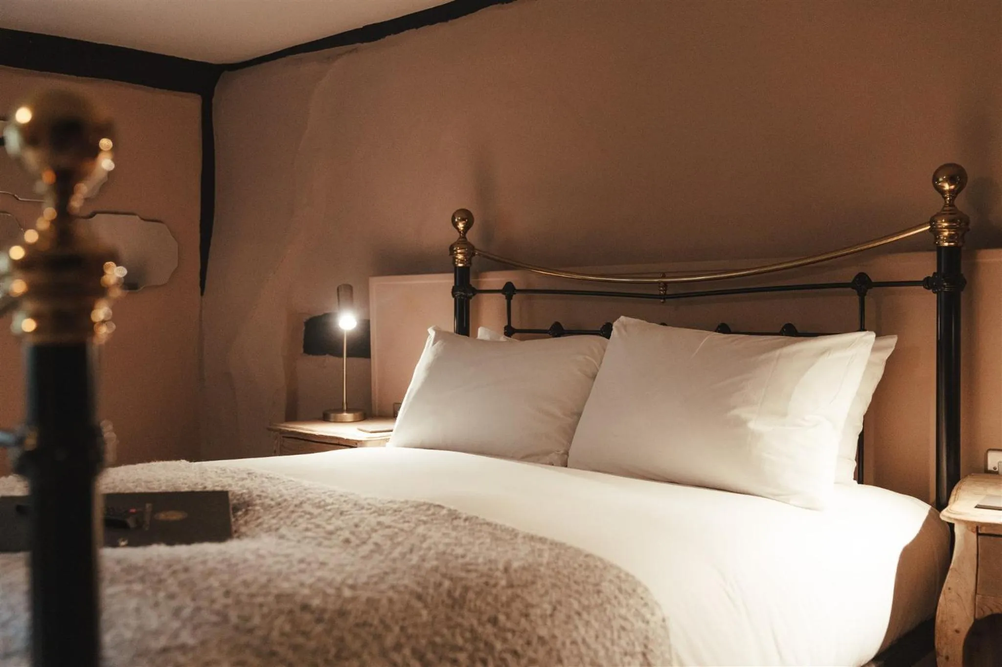 Bedroom, Bed in The Woolpack Hotel