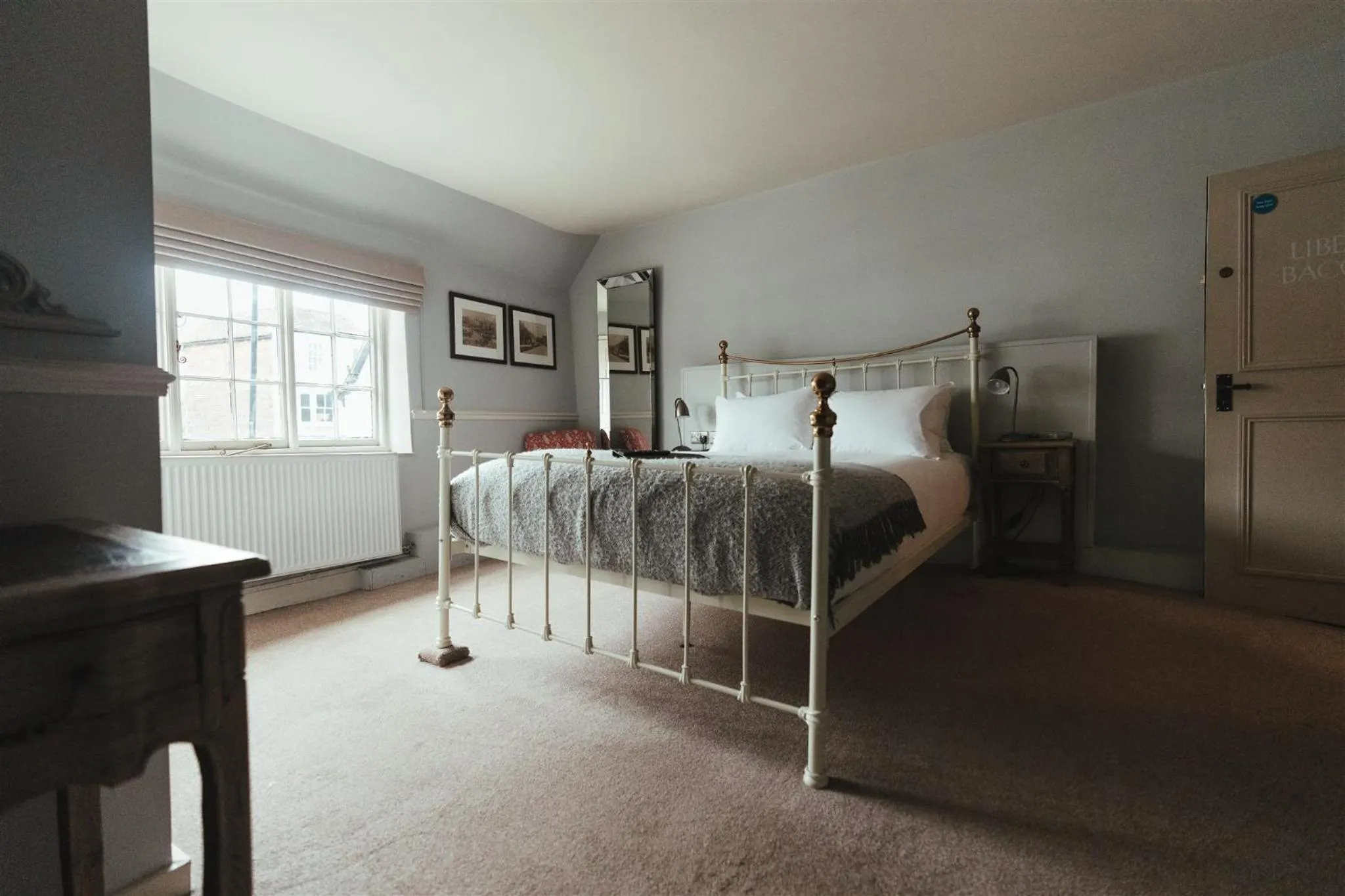 Bedroom, Bed in The Woolpack Hotel