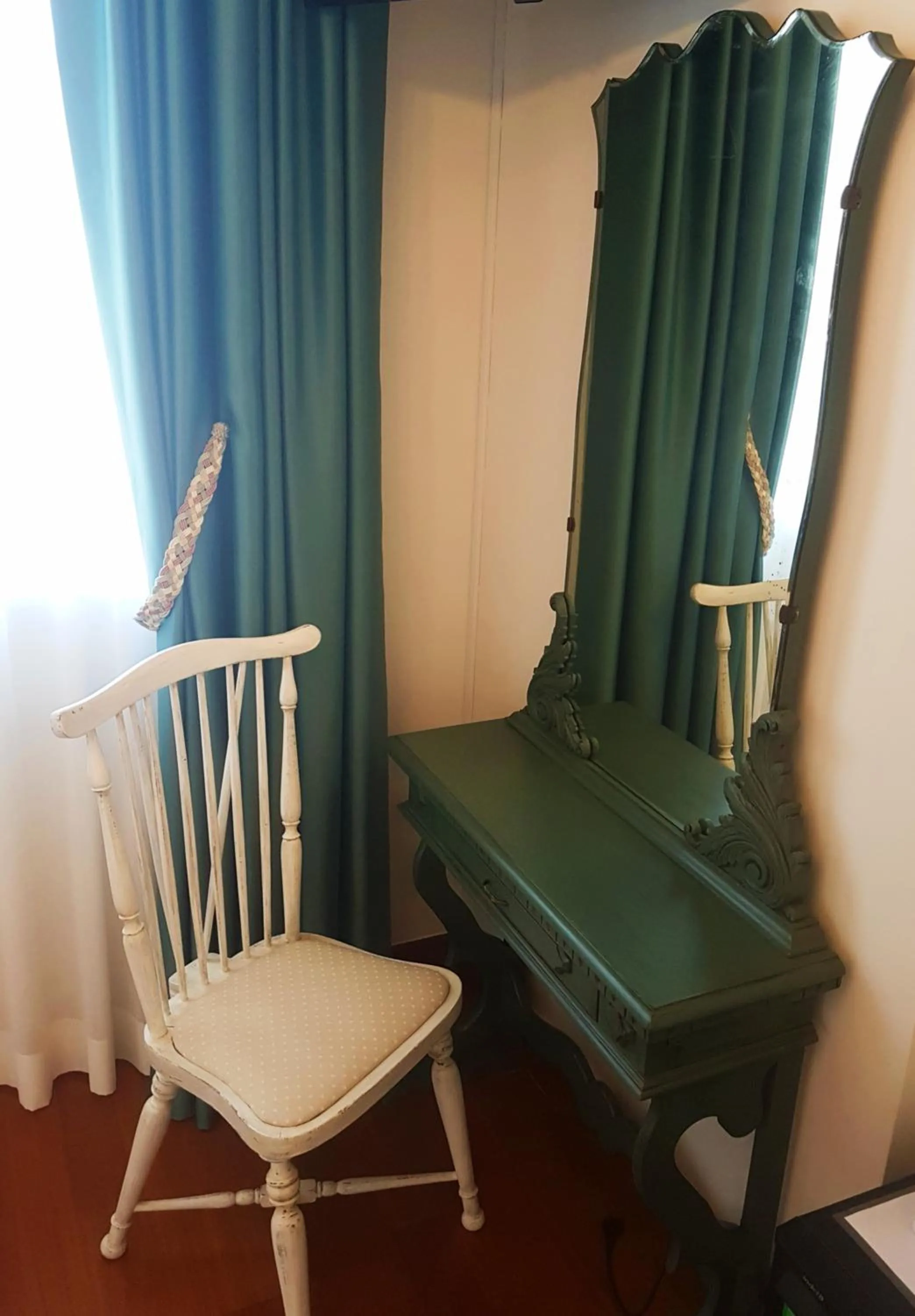 Photo of the whole room in Villa Montenero