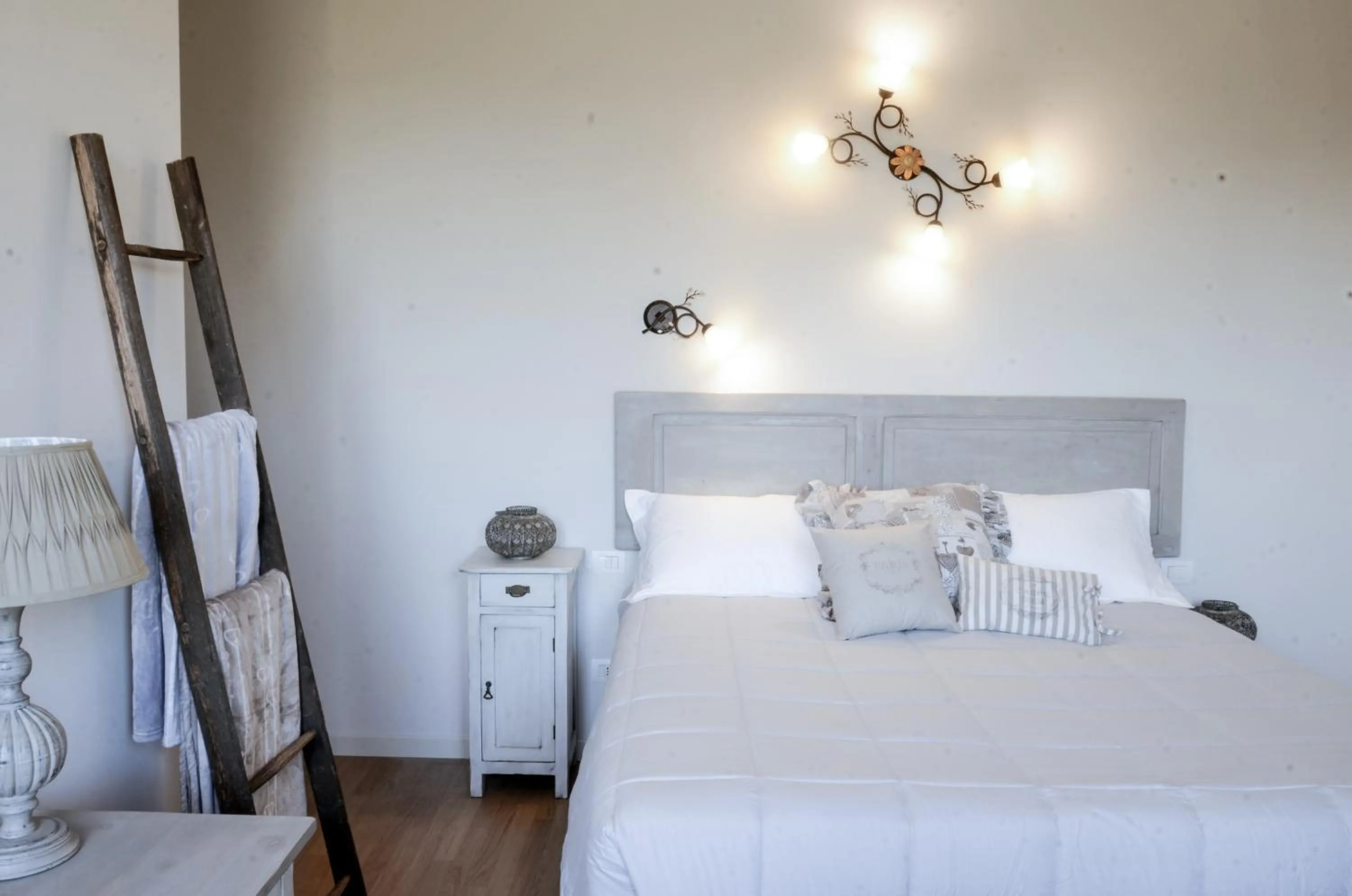 Bed in Villa Montenero