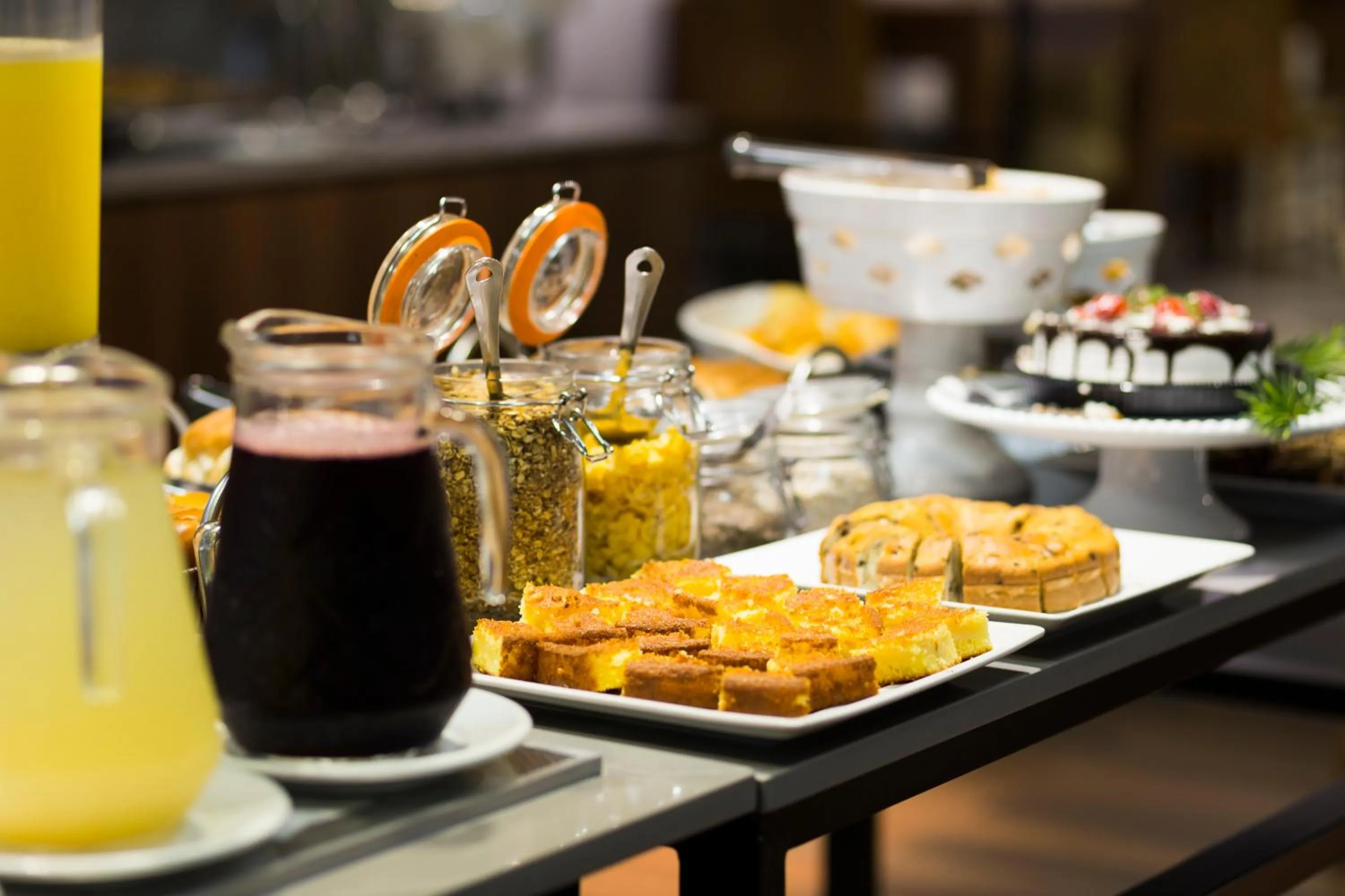 Restaurant/places to eat in Tropikalya Gold Hotel