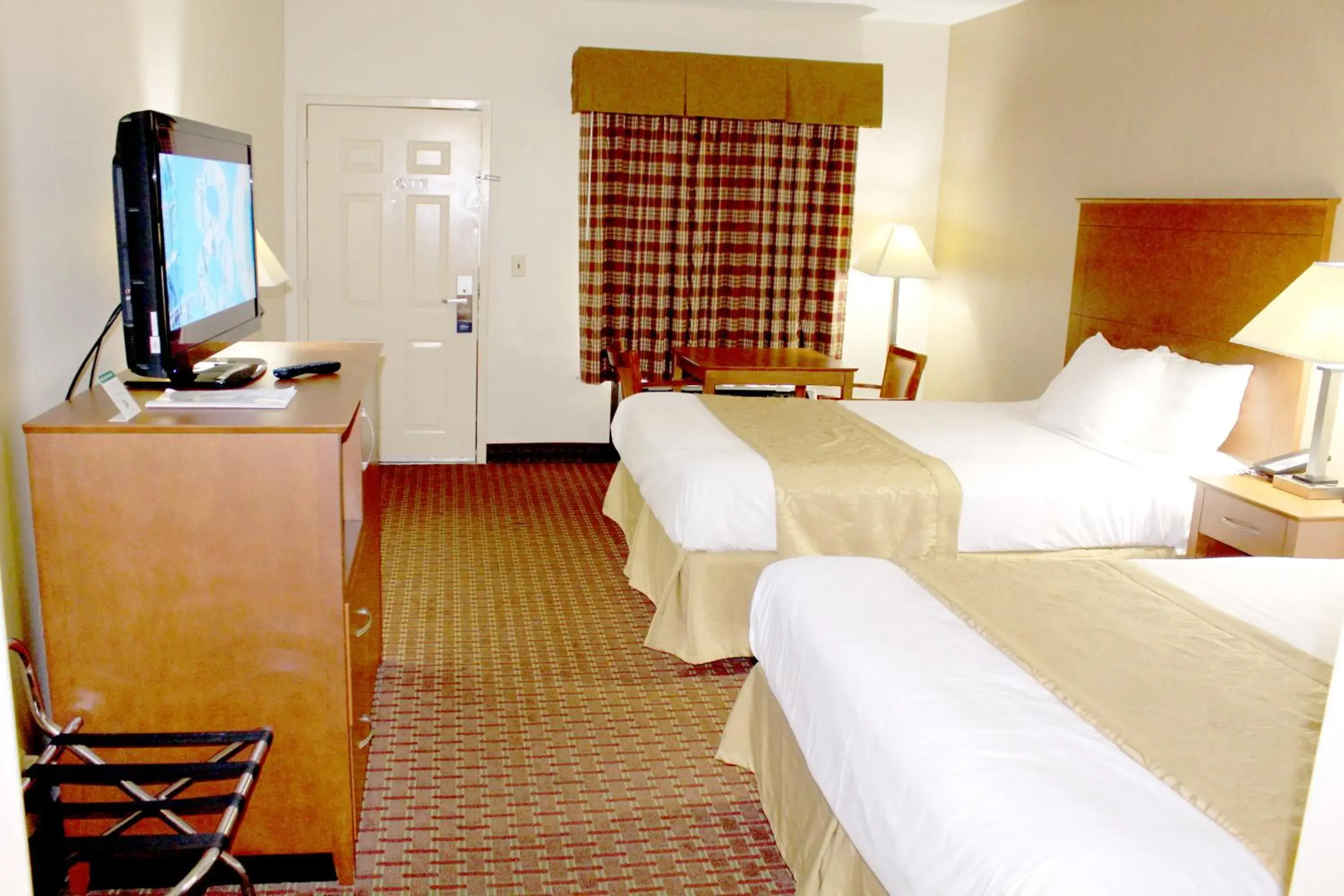 Photo of the whole room, Bed in Baymont by Wyndham Franklin Photo of the whole room, Bed in Baymont by Wyndham Franklin