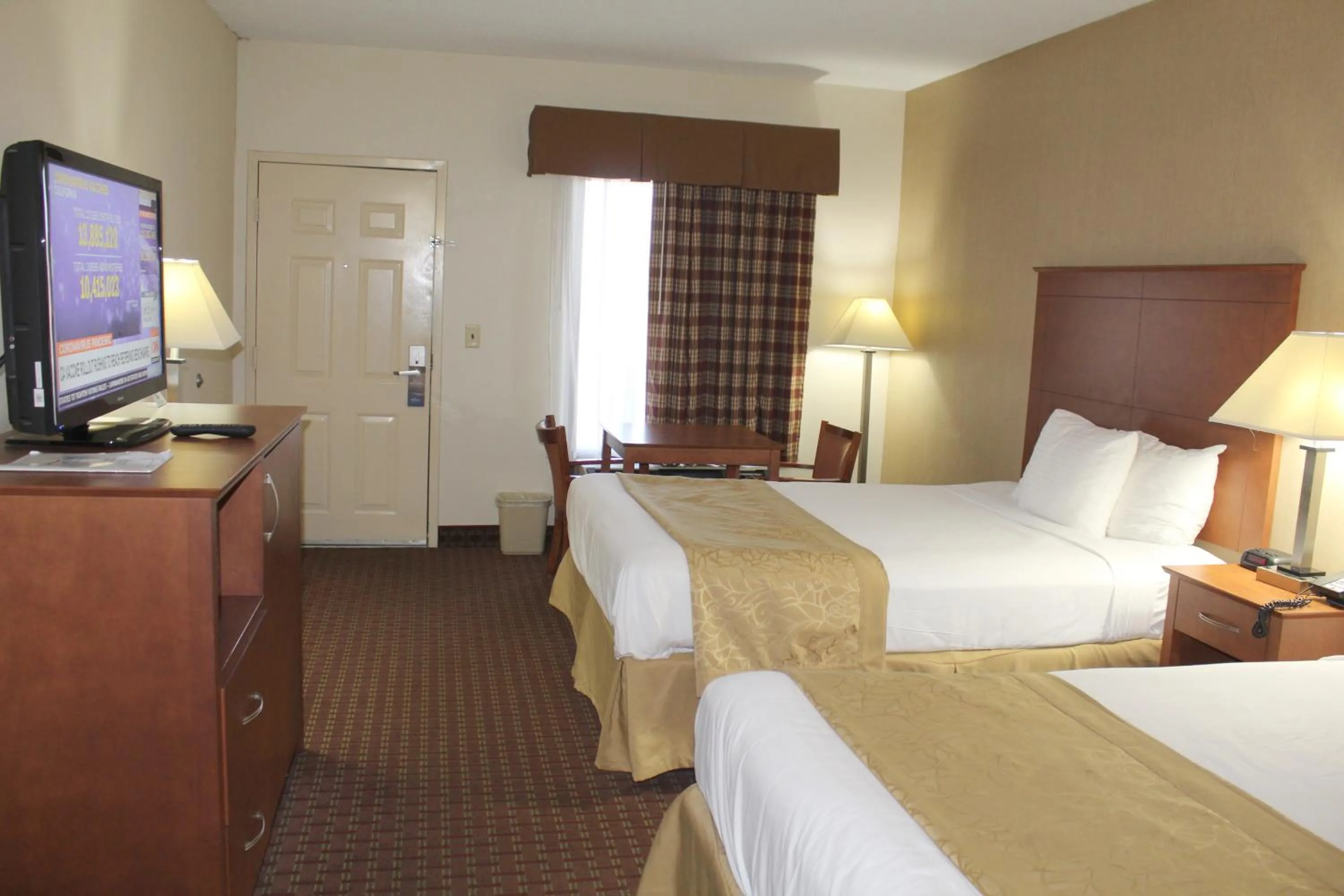 Bed in Baymont by Wyndham Franklin