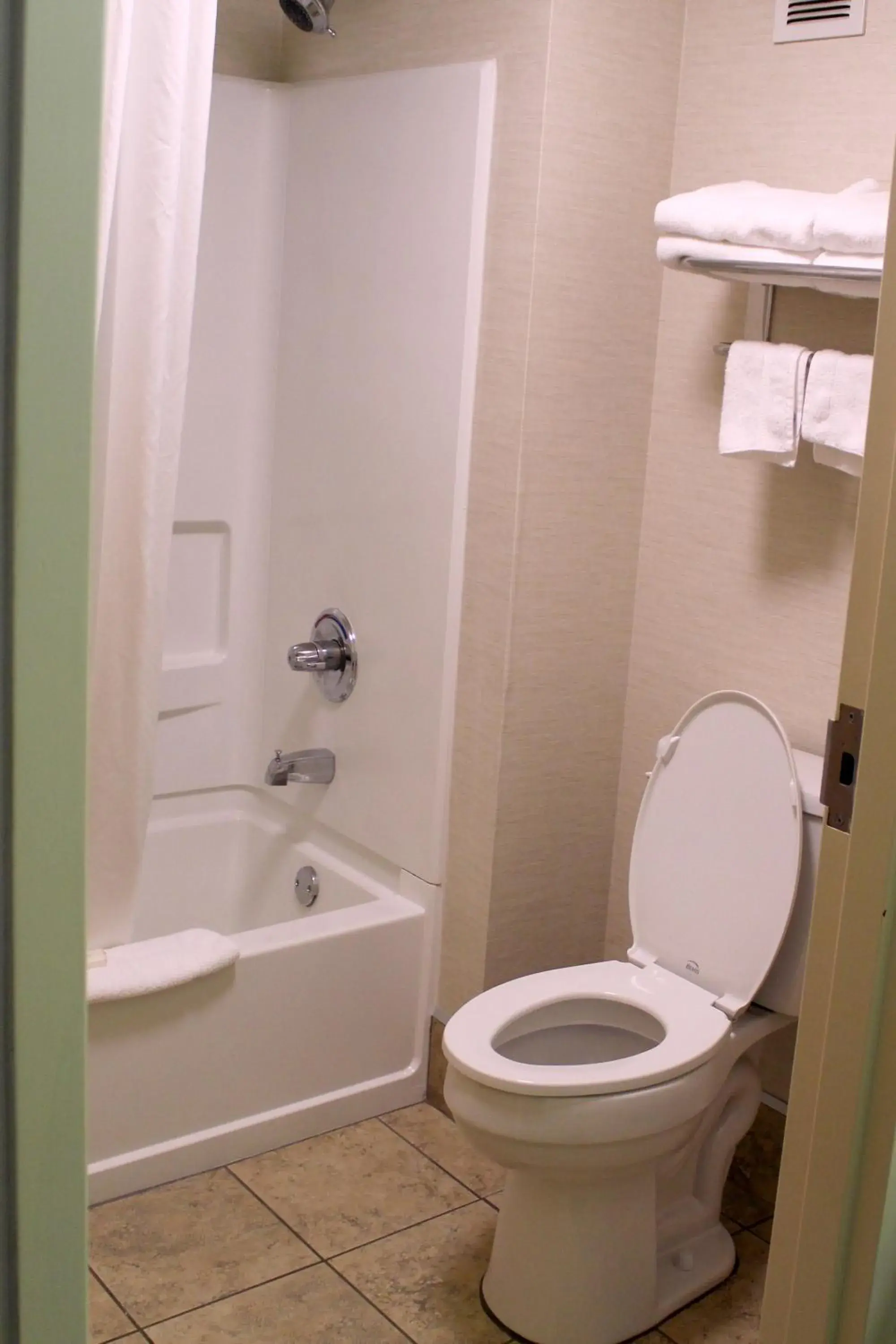 King Room - Non-Smoking in Baymont by Wyndham Franklin King Room - Non-Smoking in Baymont by Wyndham Franklin