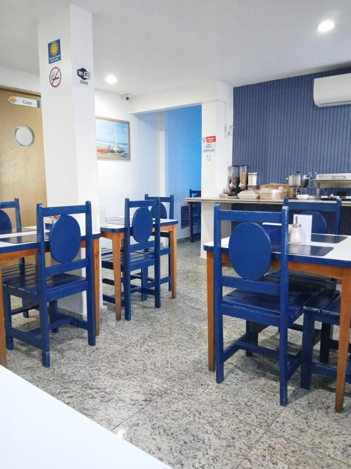 Restaurant/places to eat in Bluemar Hotel