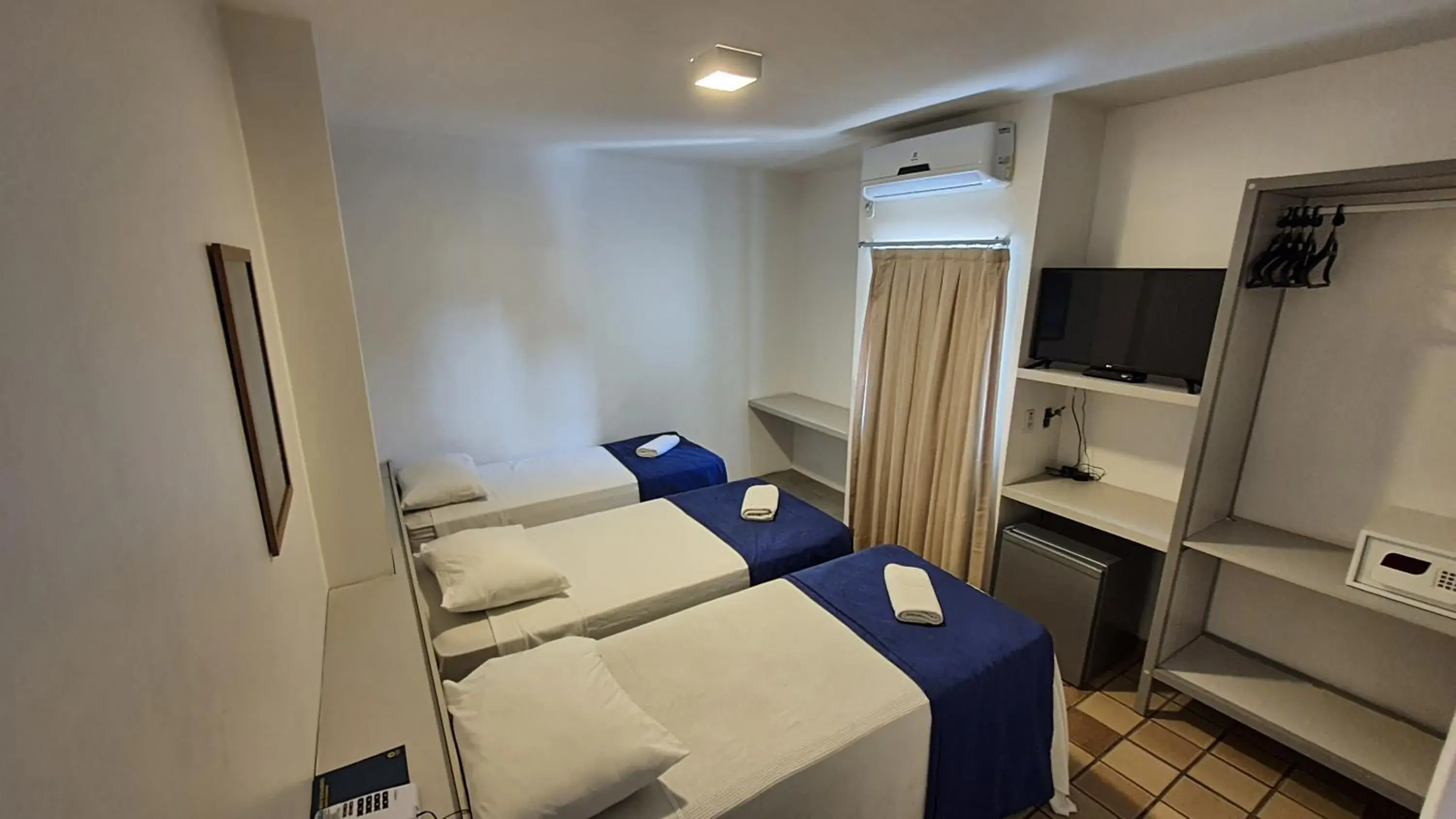 Standard Triple Room in Bluemar Hotel Standard Triple Room in Bluemar Hotel