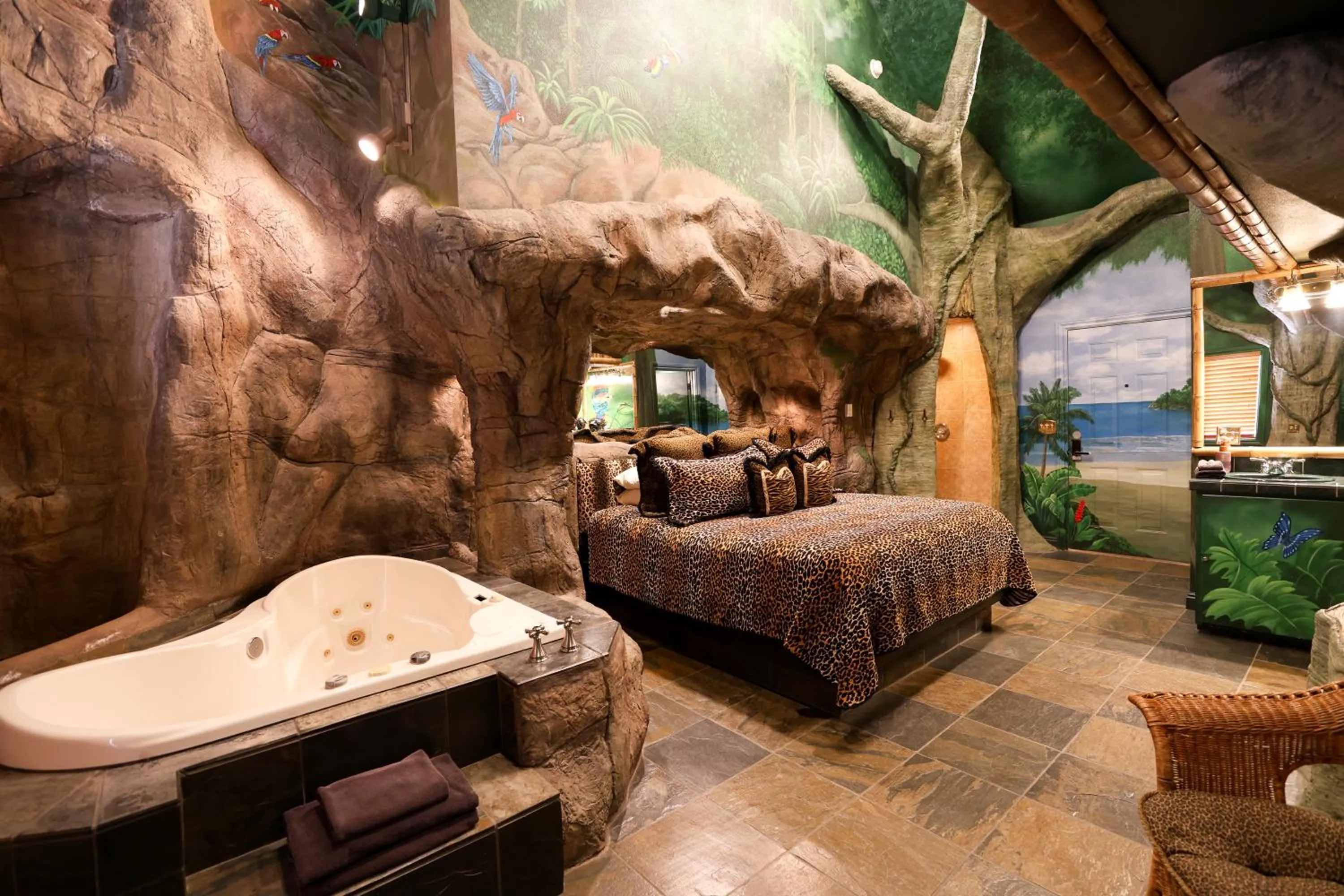 Bed in Black Swan Inn Luxurious Theme Rooms