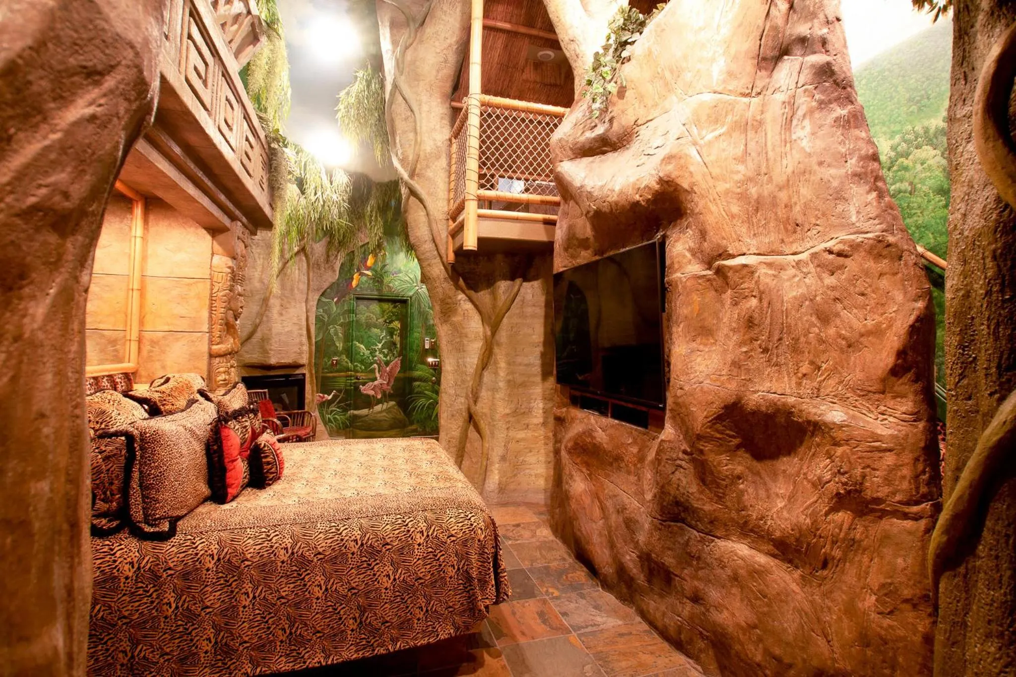 Bed in Black Swan Inn Luxurious Theme Rooms