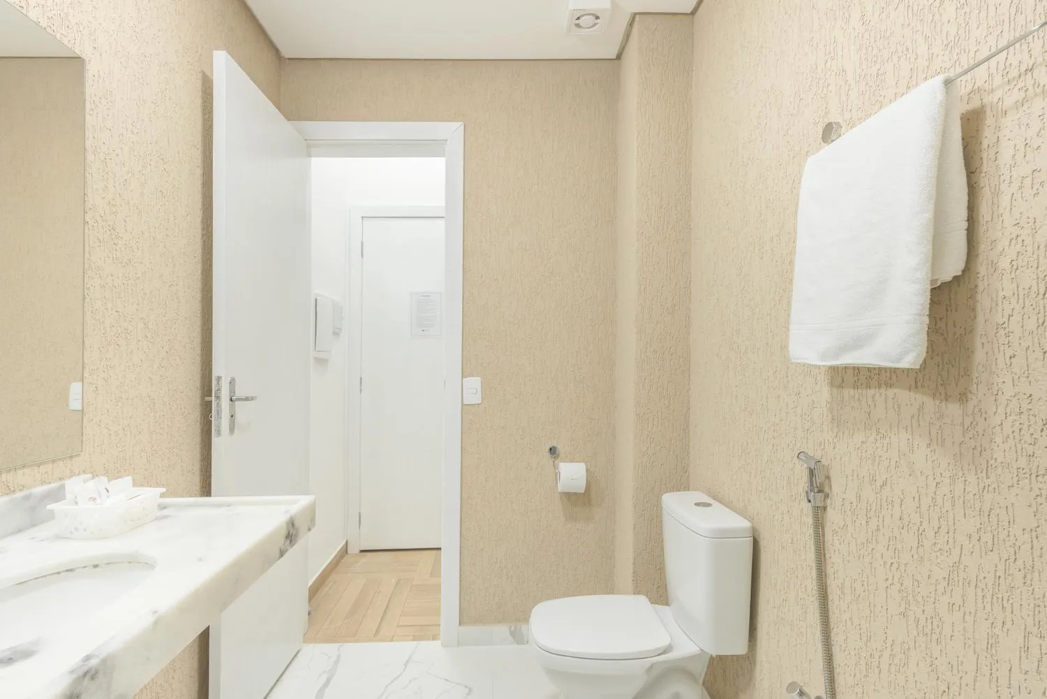 Toilet in Kaliman Pousada