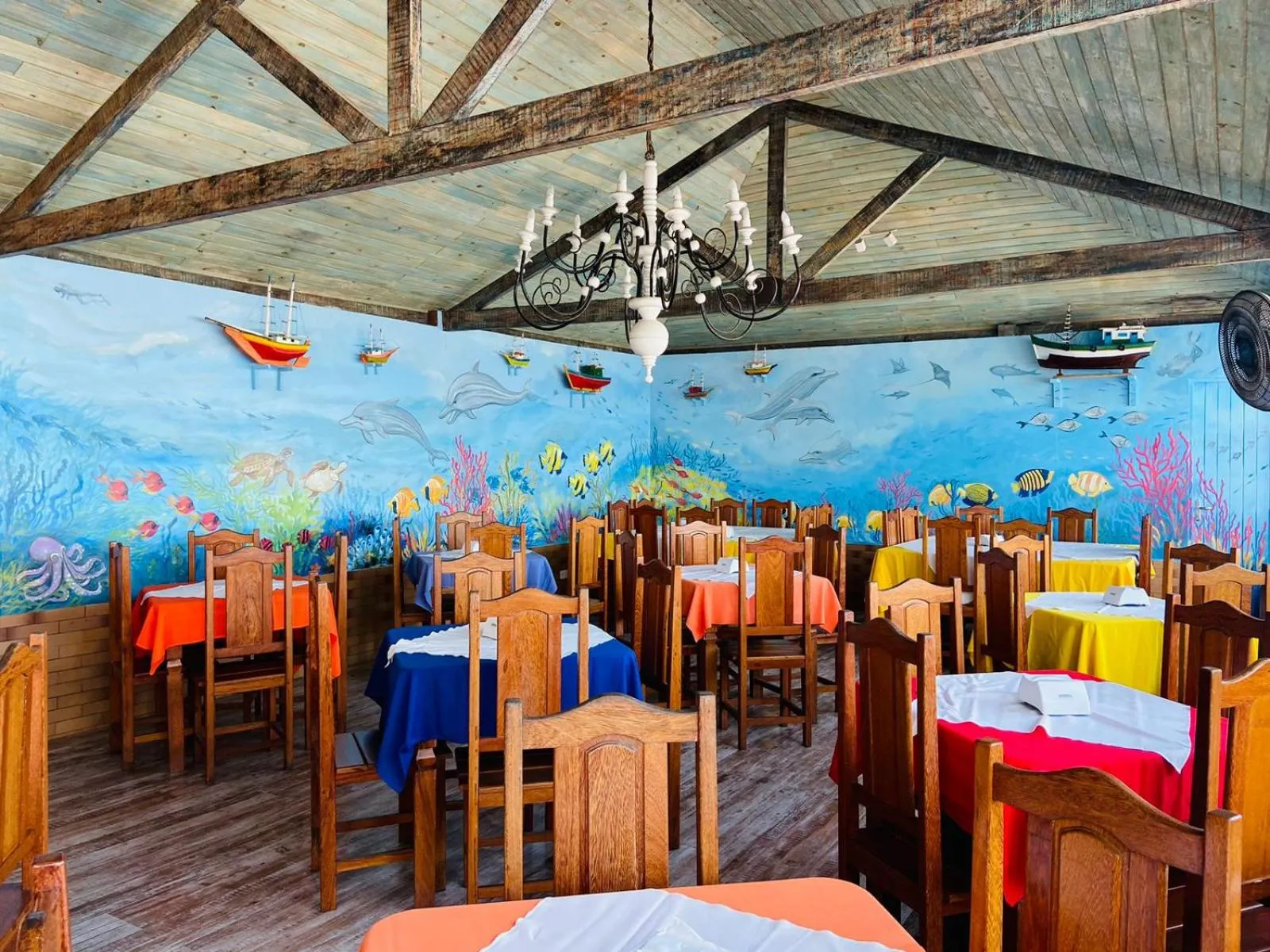 Restaurant/places to eat in Kaliman Pousada