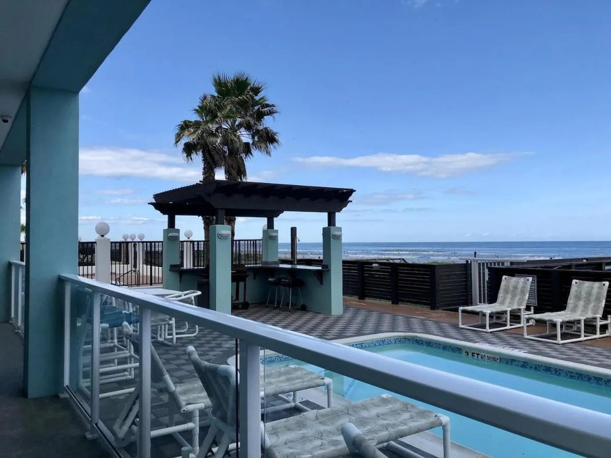 Beachfront 3 Bedroom Condo