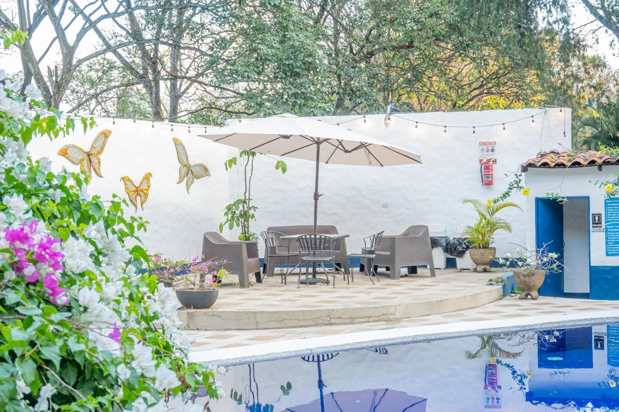 Swimming pool in Hotel Aeropuerto