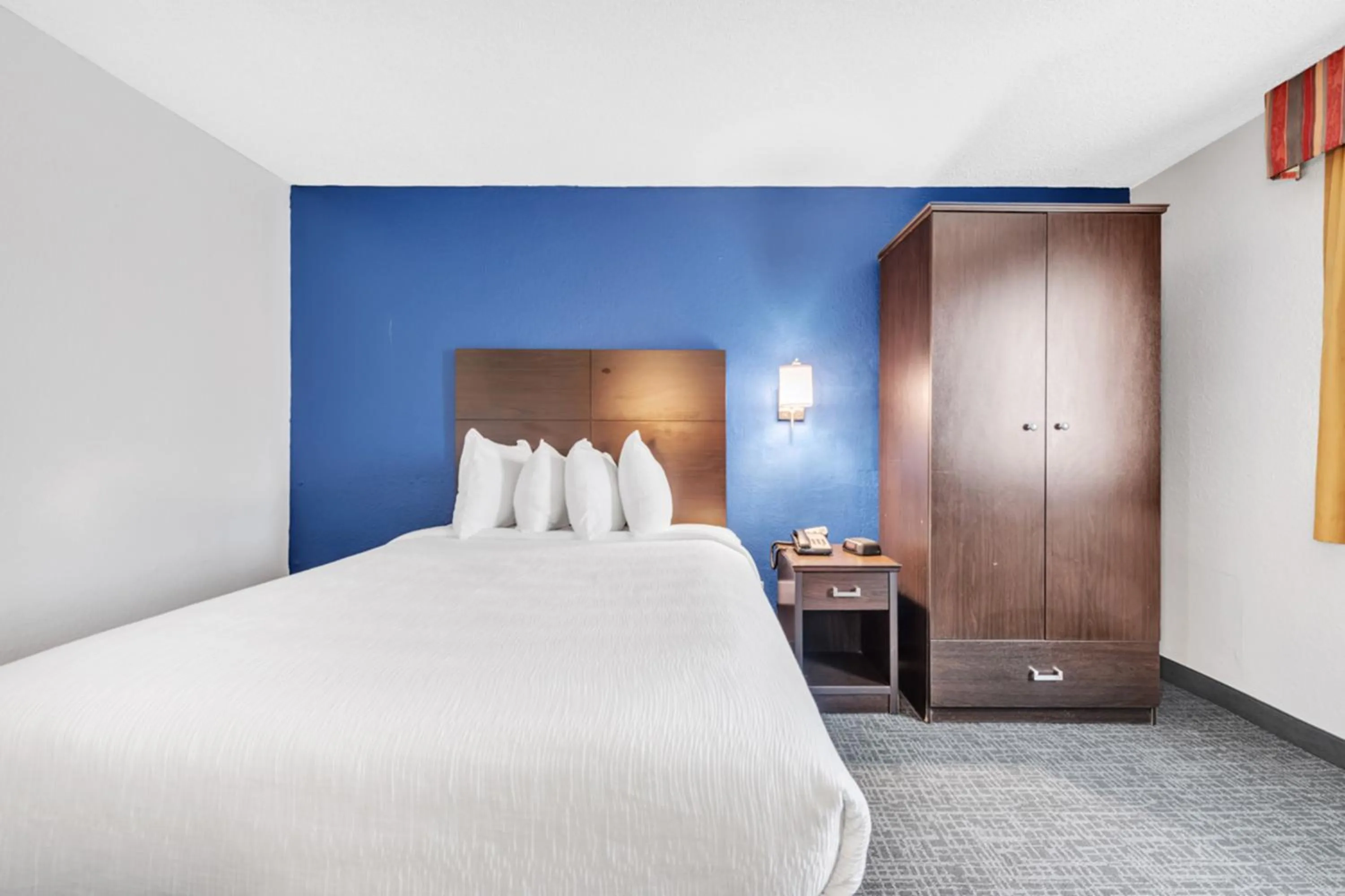 Bedroom, Bed in City Centre Inn at Newport News