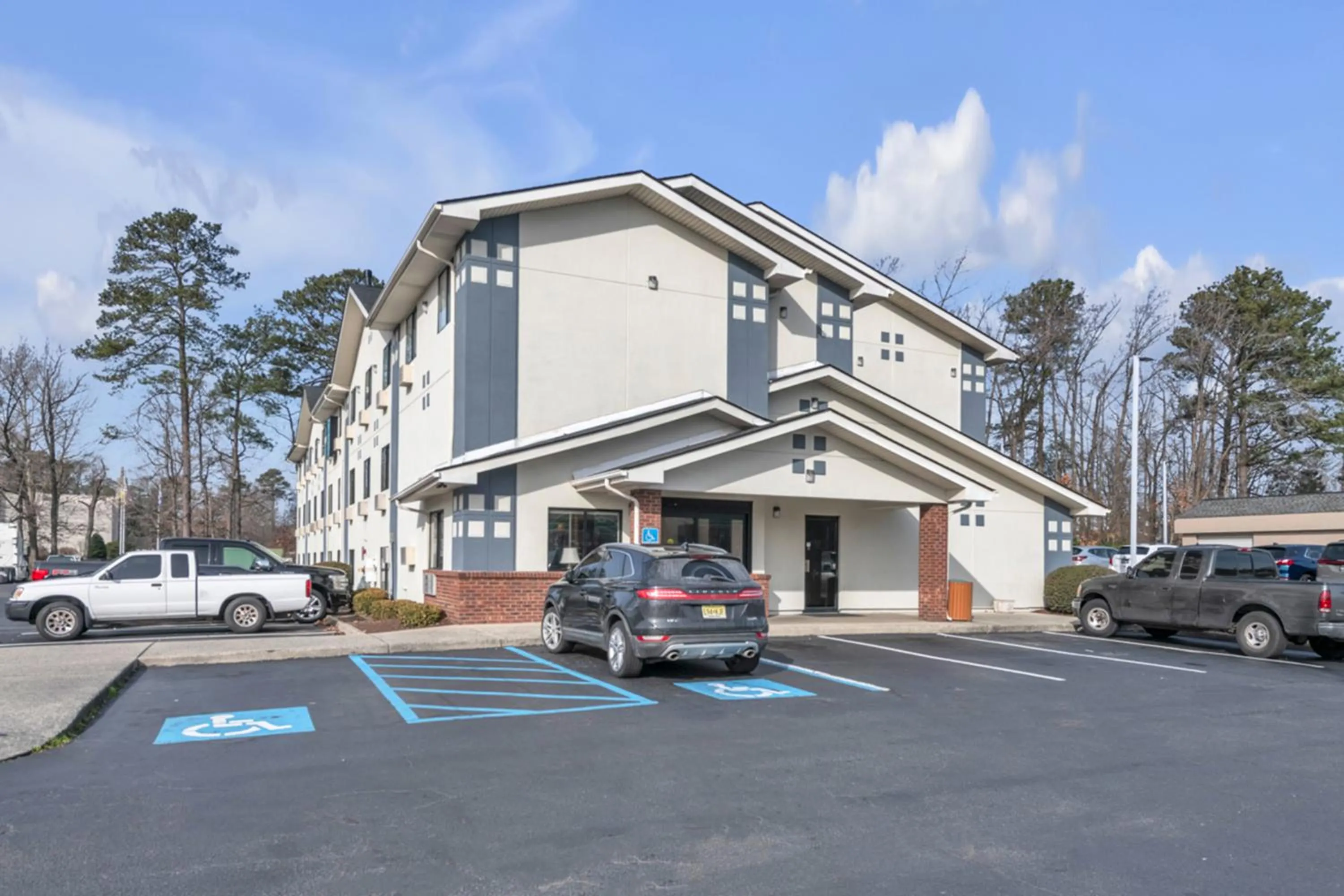 Parking in City Centre Inn at Newport News