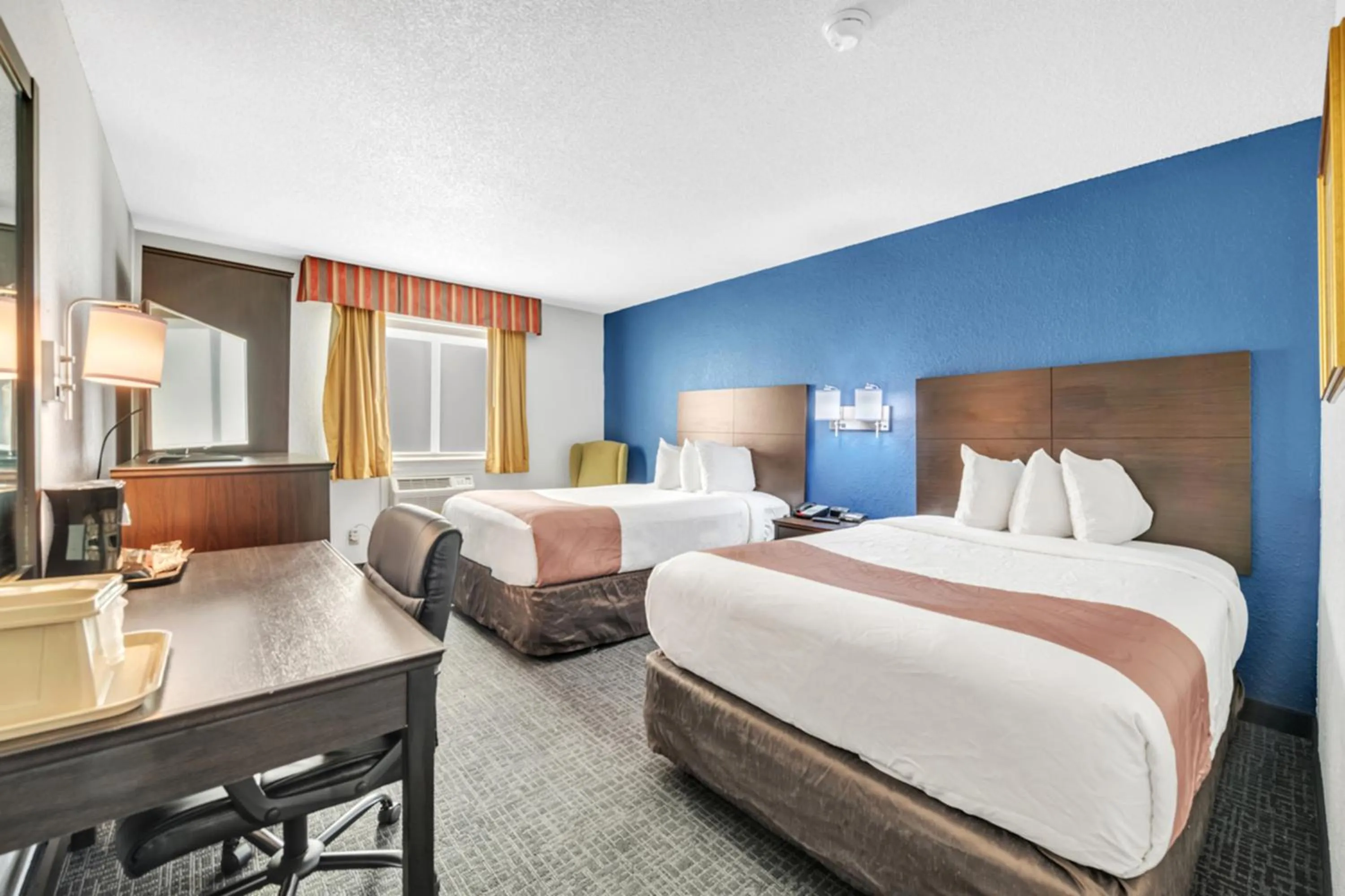 Bedroom, Bed in City Centre Inn at Newport News