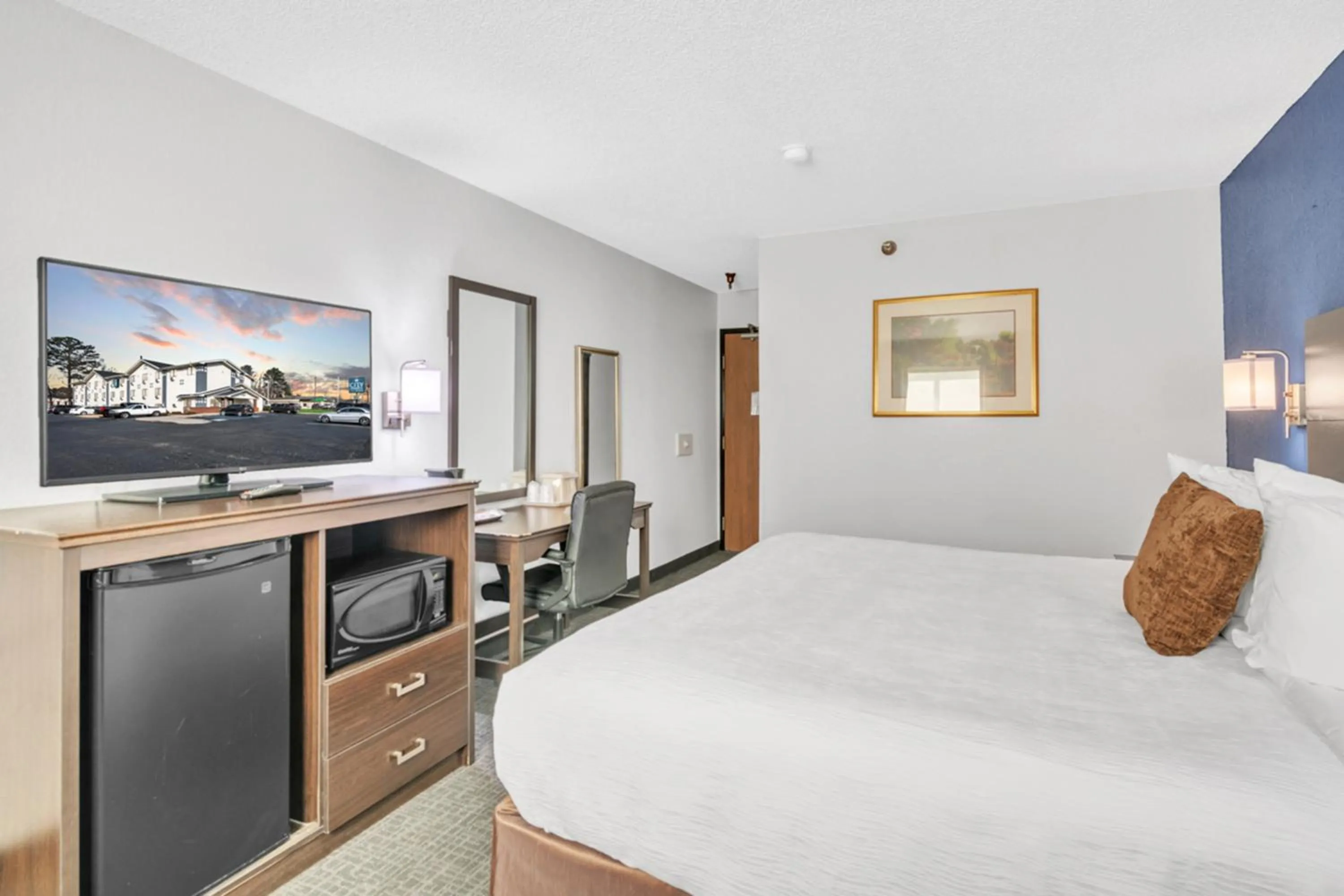 Bedroom, Bed in City Centre Inn at Newport News