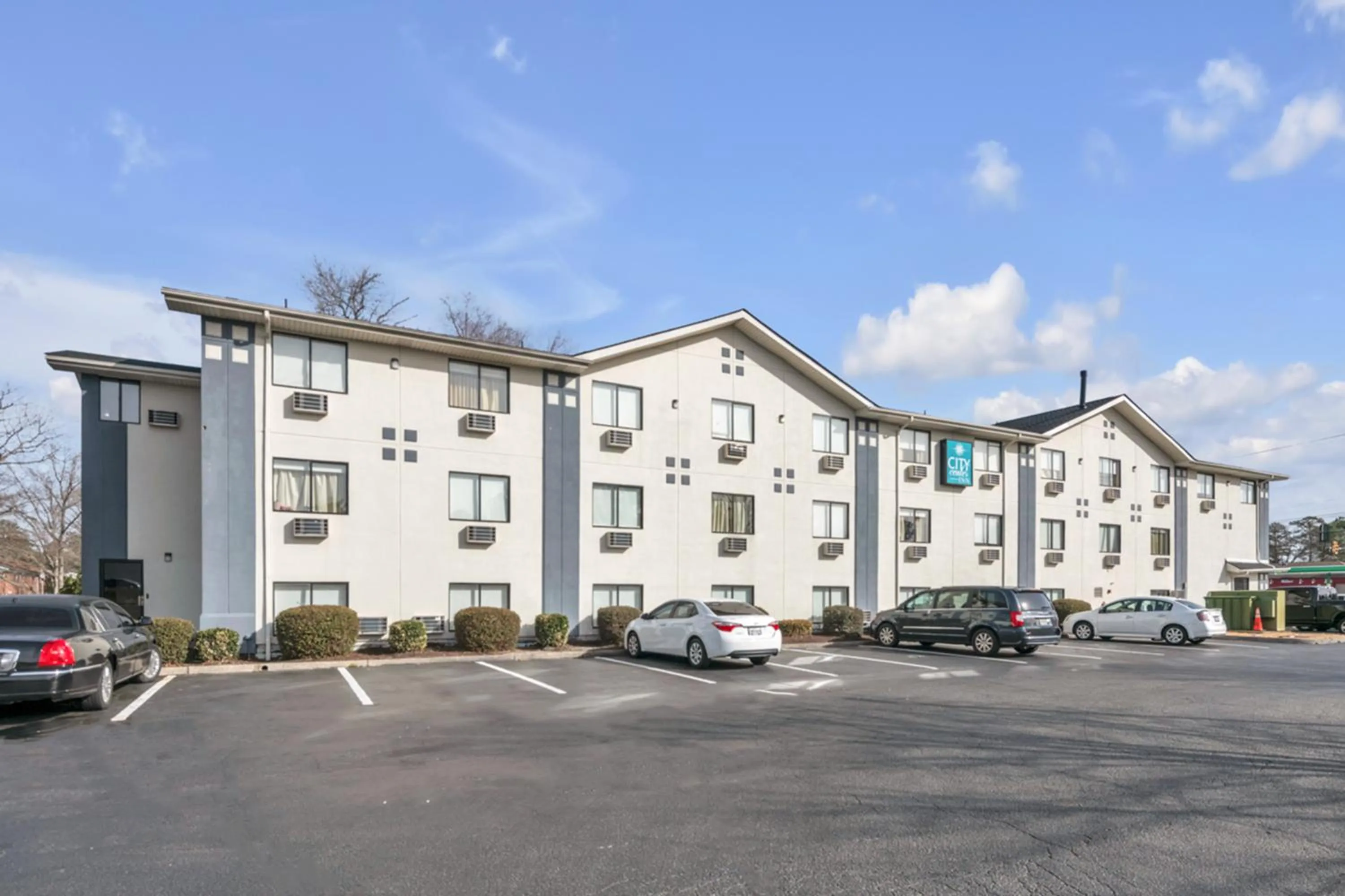 Facade/entrance in City Centre Inn at Newport News