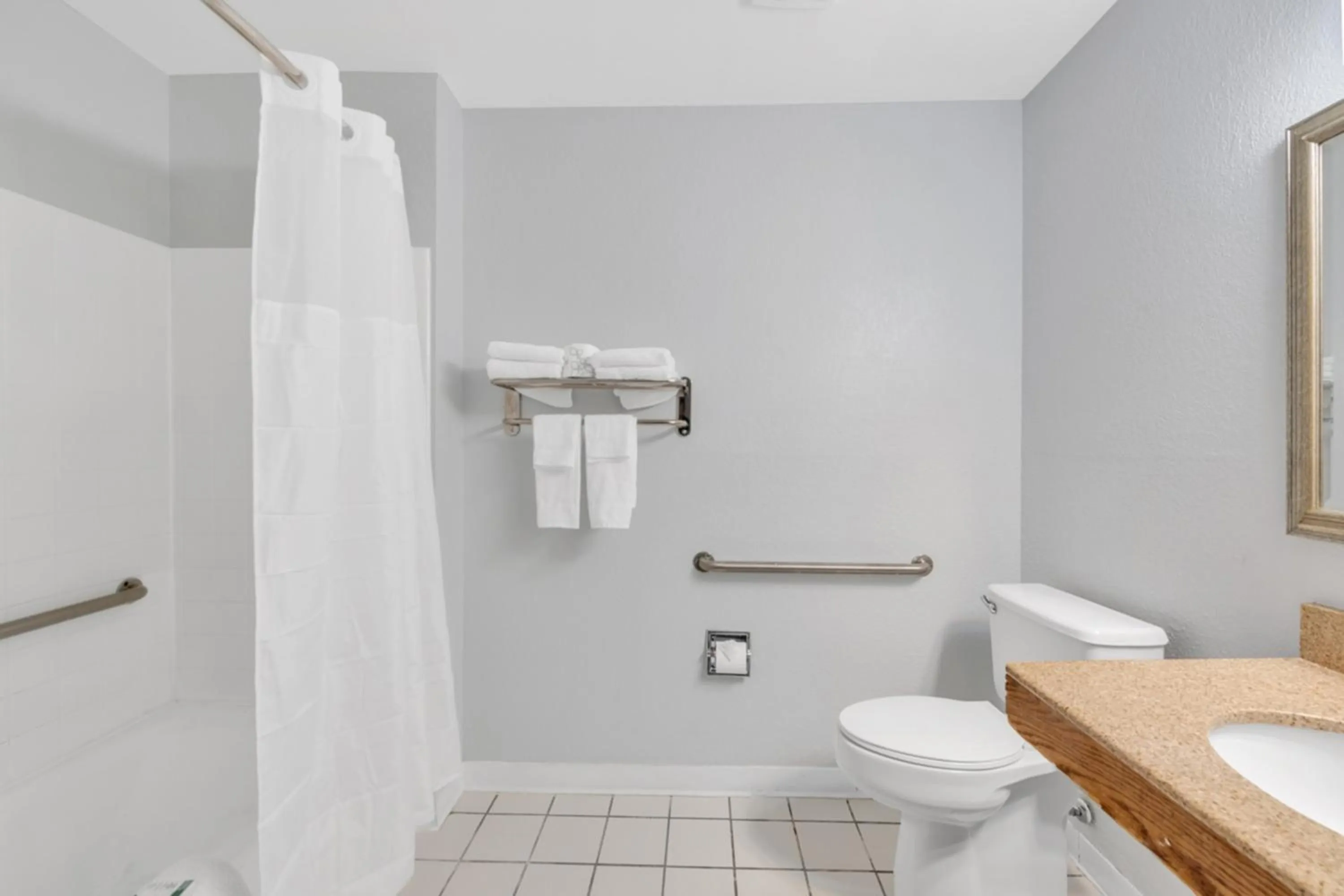 Bathroom in City Centre Inn at Newport News