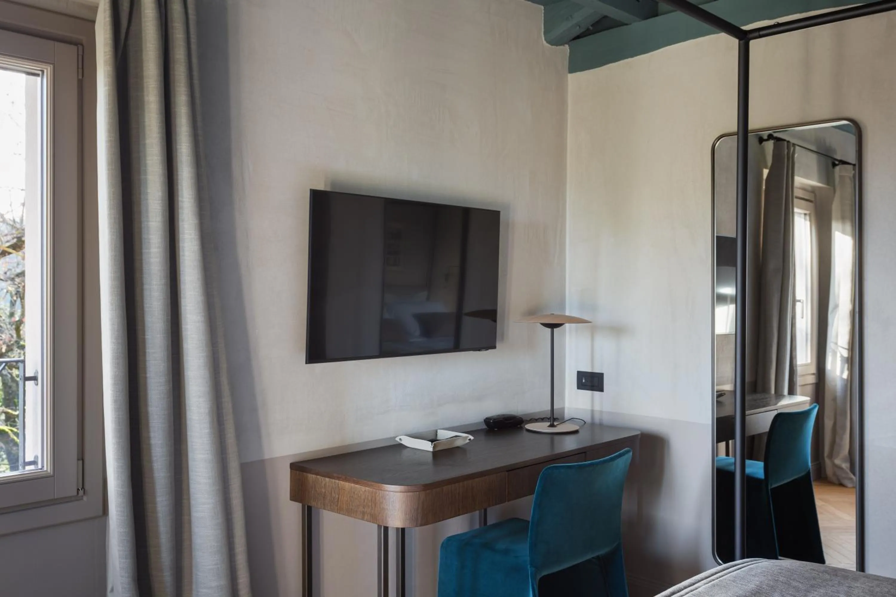 TV and multimedia in Relais Roncolo 1888 - Small Luxury Hotels of the World