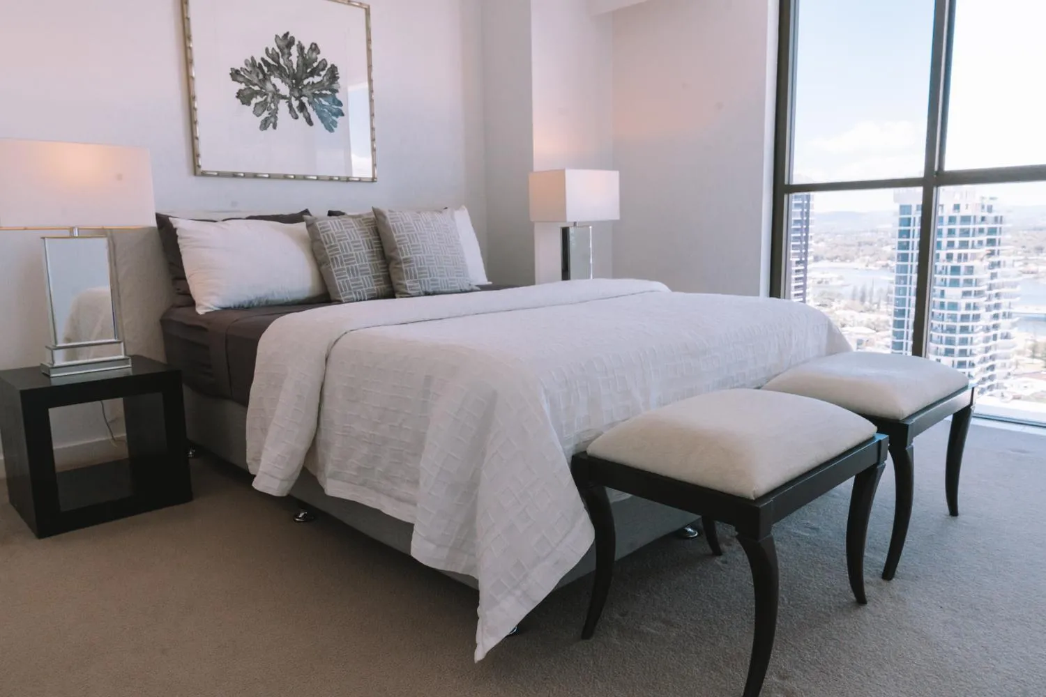 Bedroom, Bed in De Ville Apartments