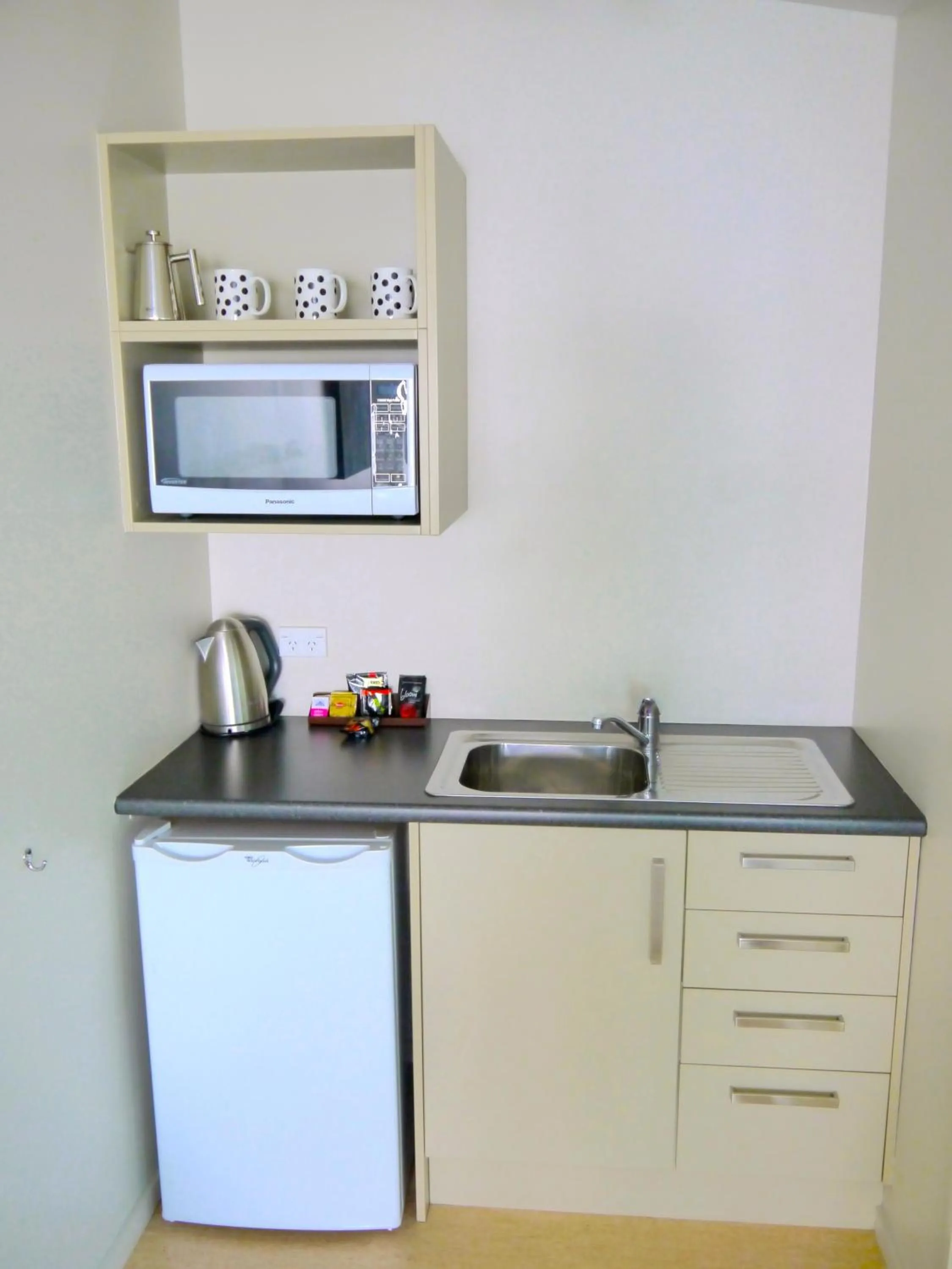 Coffee/tea facilities in 10 Cottages