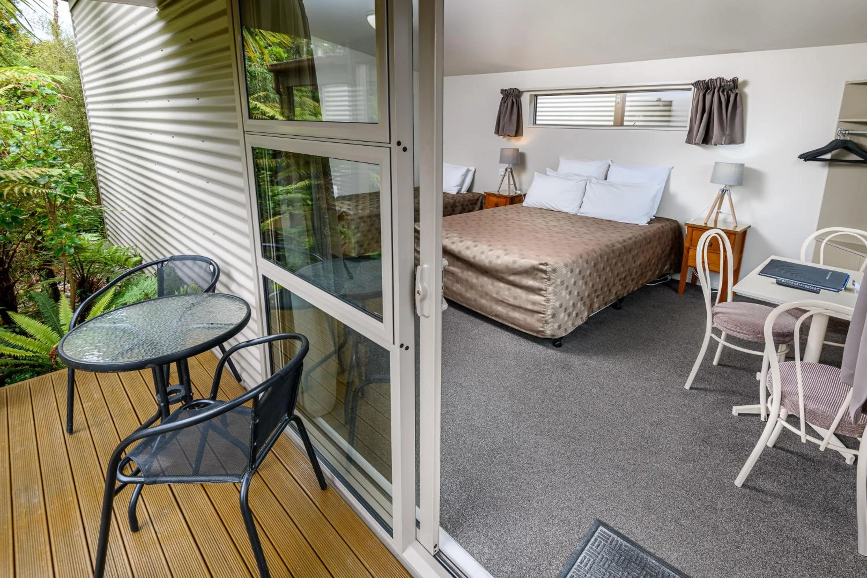 Balcony/Terrace, Bed in 10 Cottages