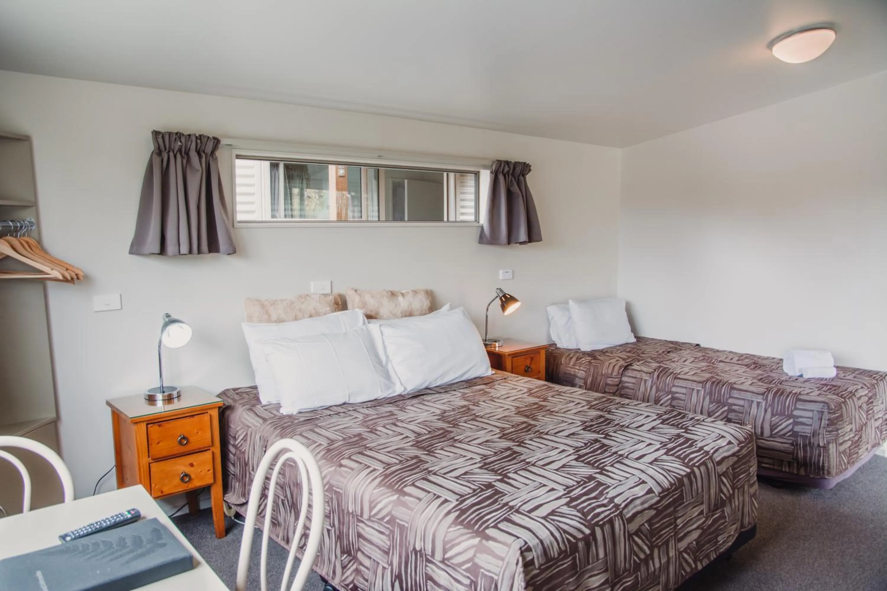 Bedroom, Bed in 10 Cottages