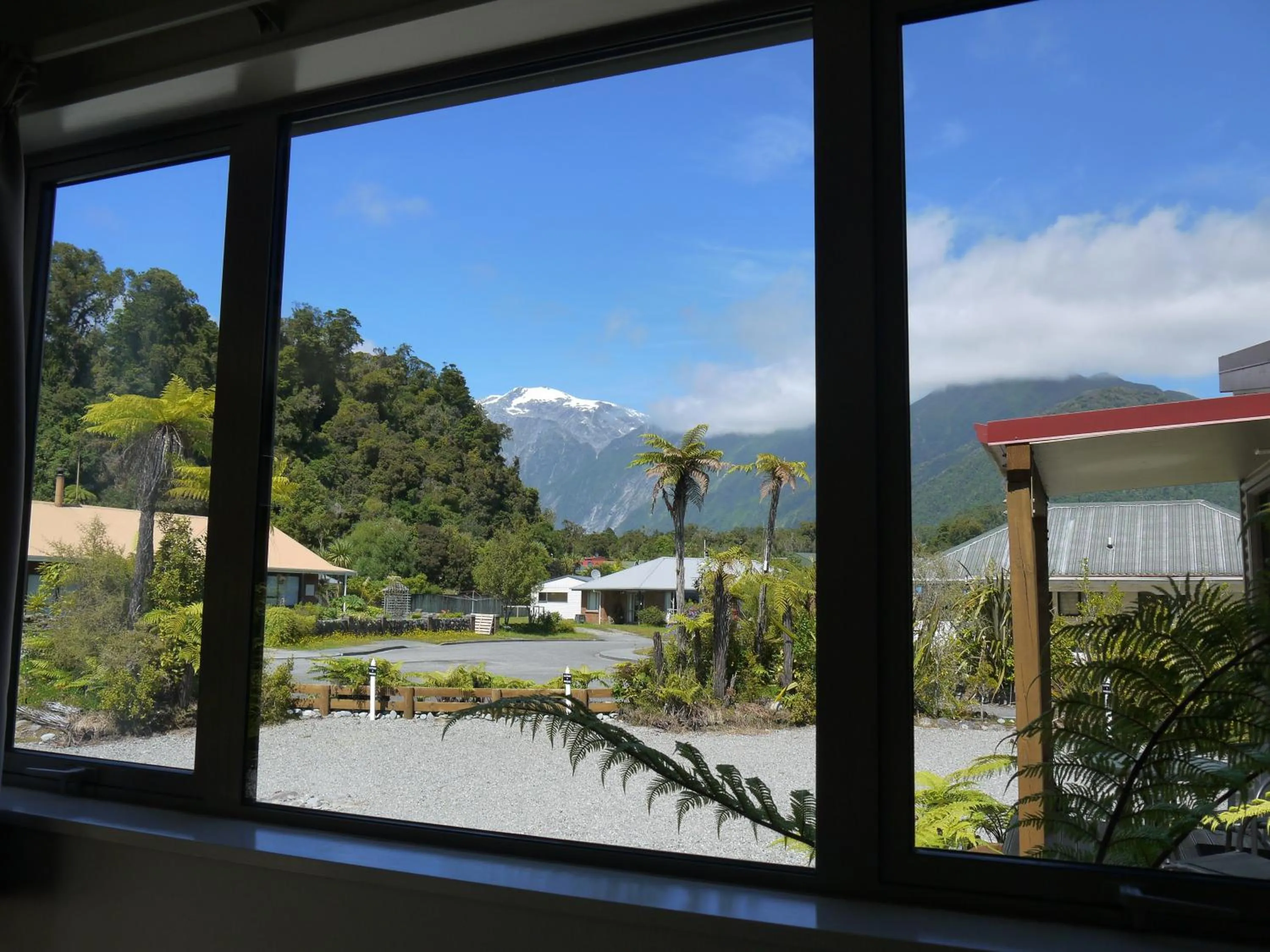 View (from property/room) in 10 Cottages