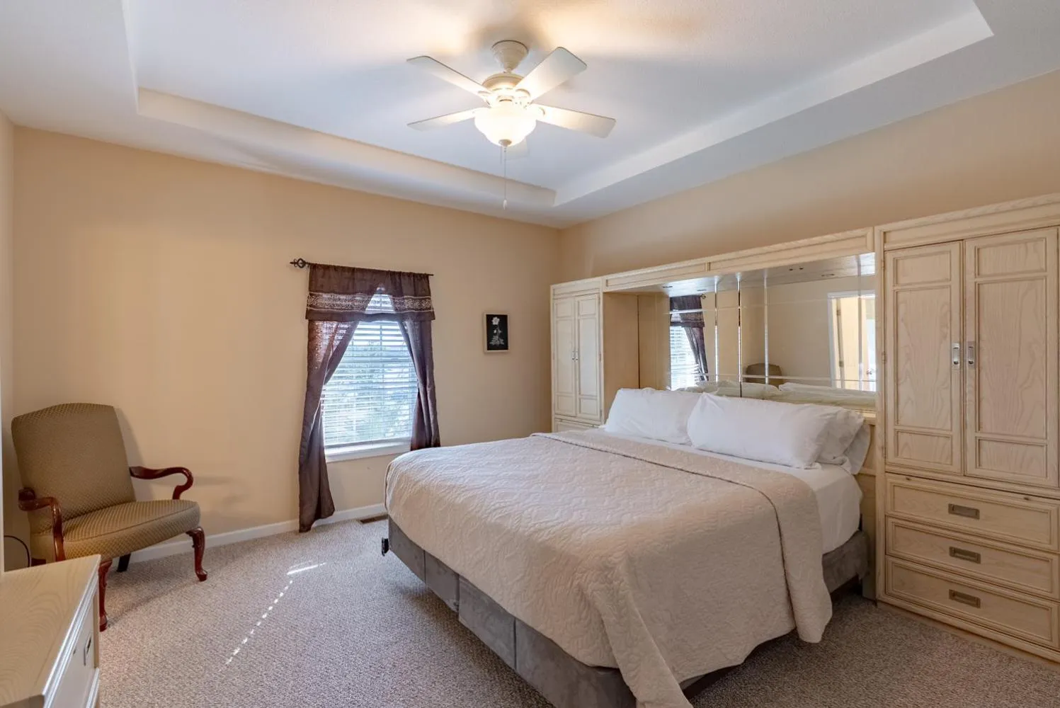 Bed in Private Pool Vacation Home