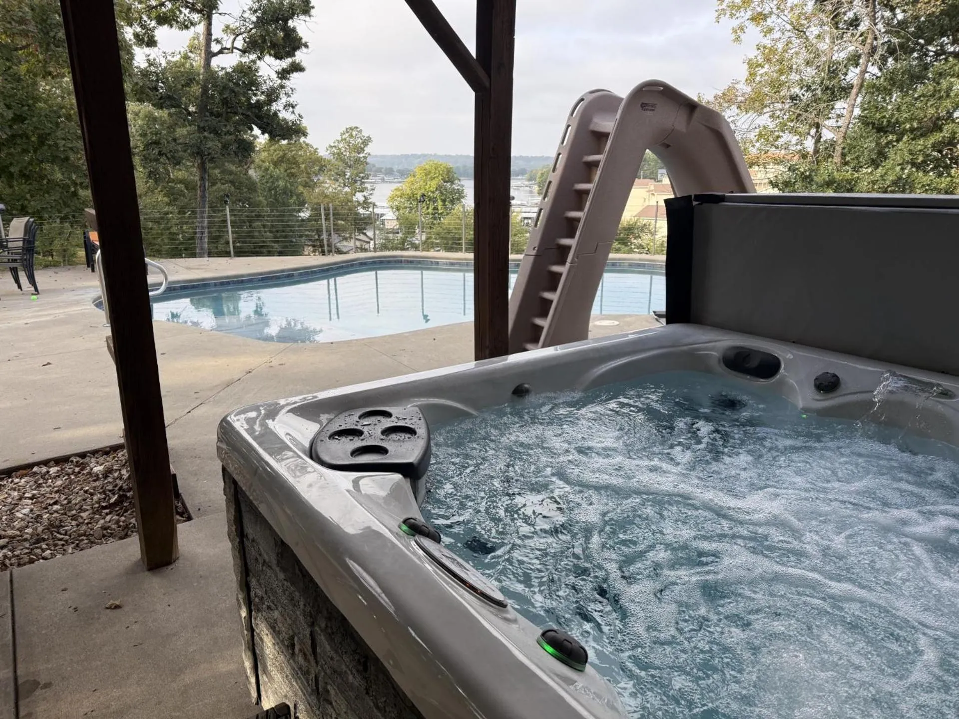 Hot Tub in Private Pool Vacation Home