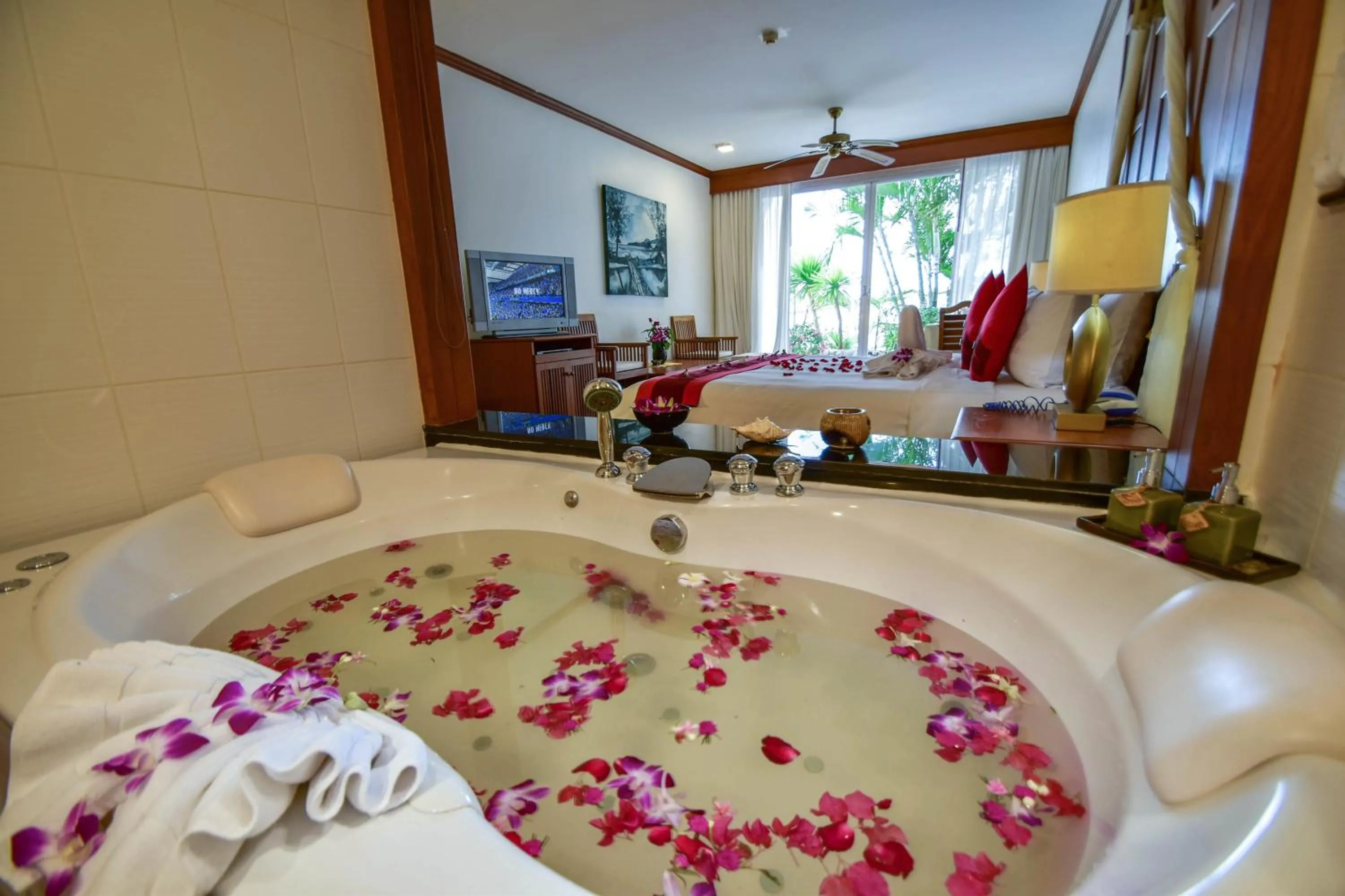 Hot Tub in Layalina Hotel