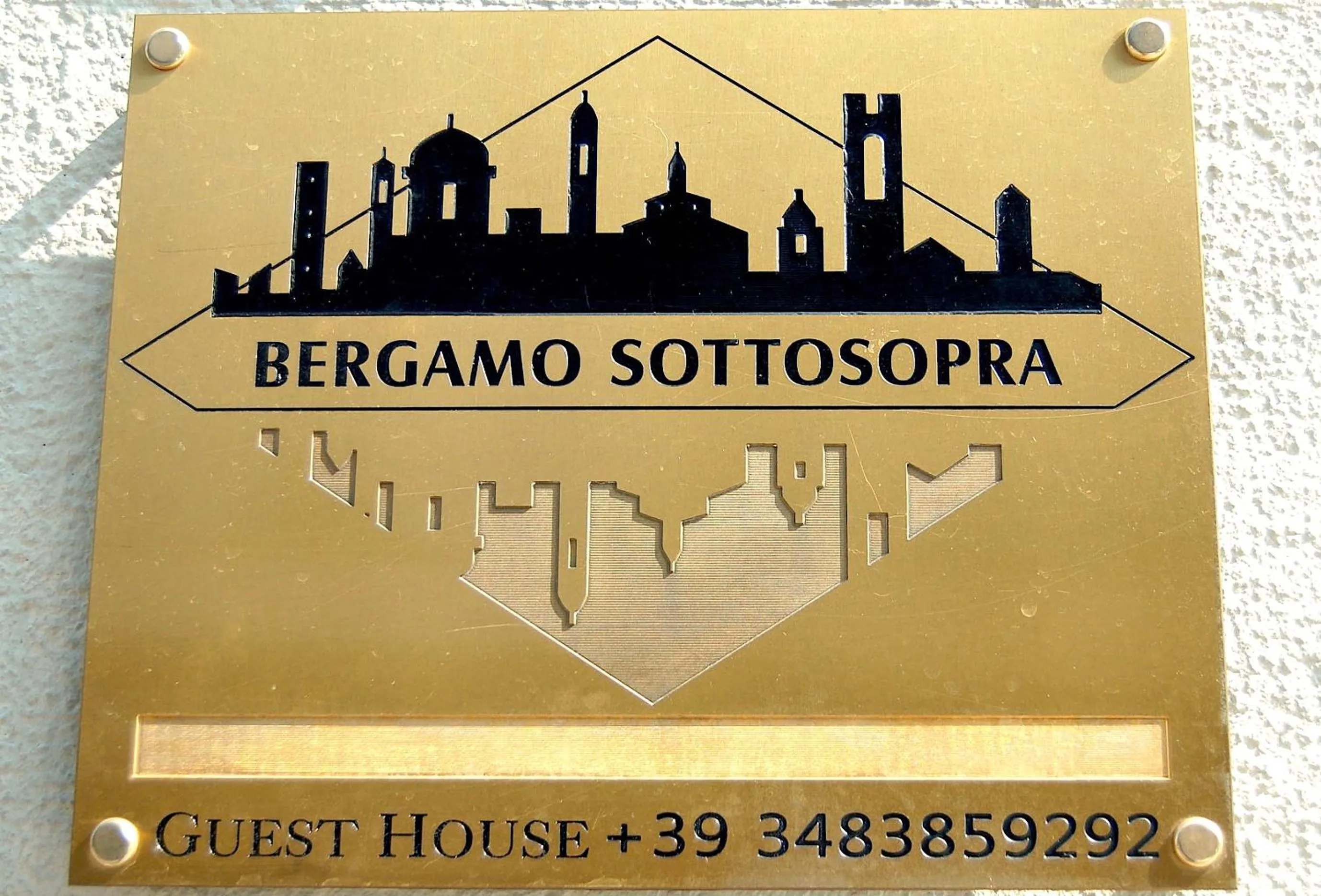 Property building in Bergamo Sottosopra