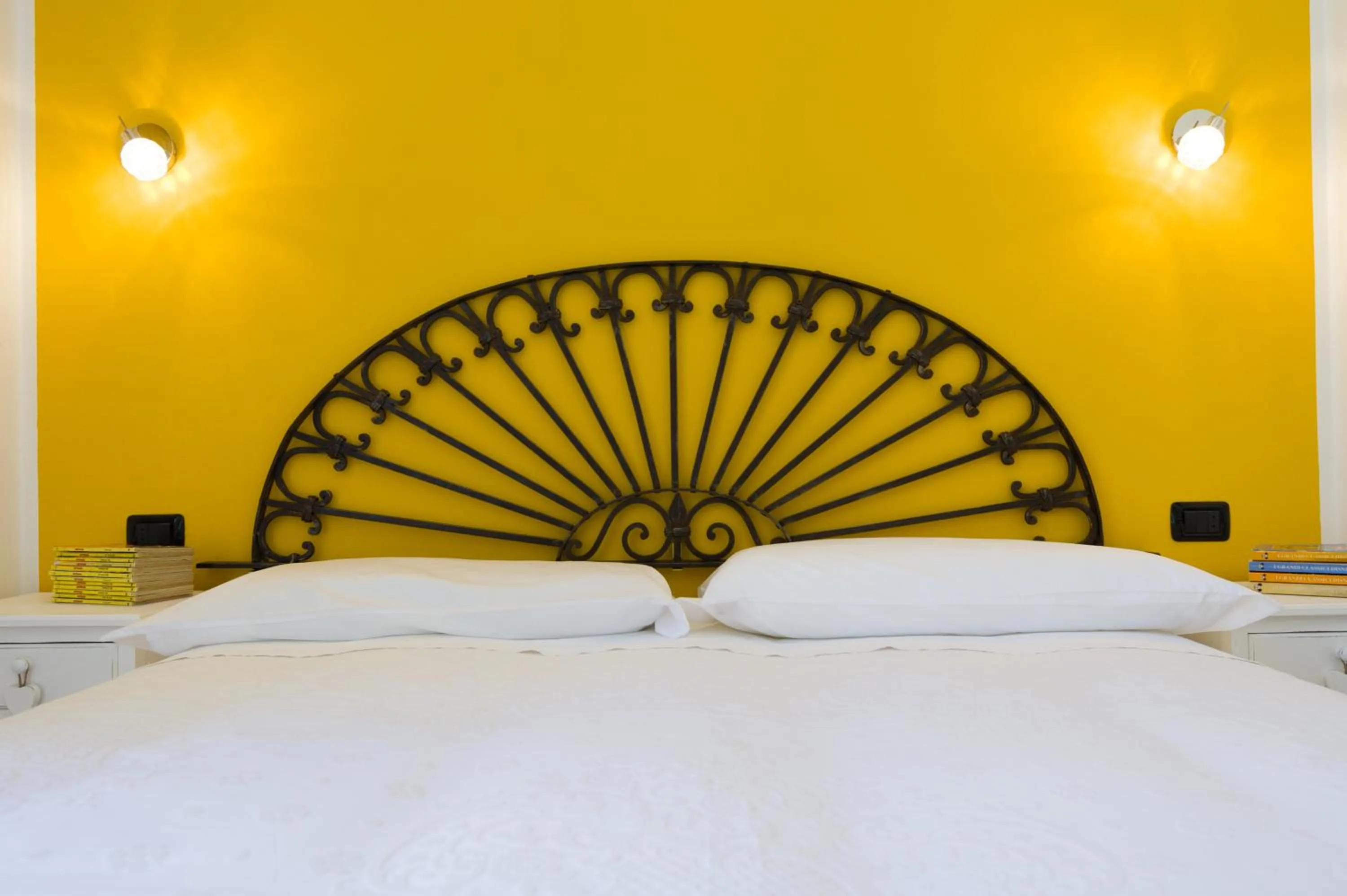 Decorative detail, Bed in Bergamo Sottosopra