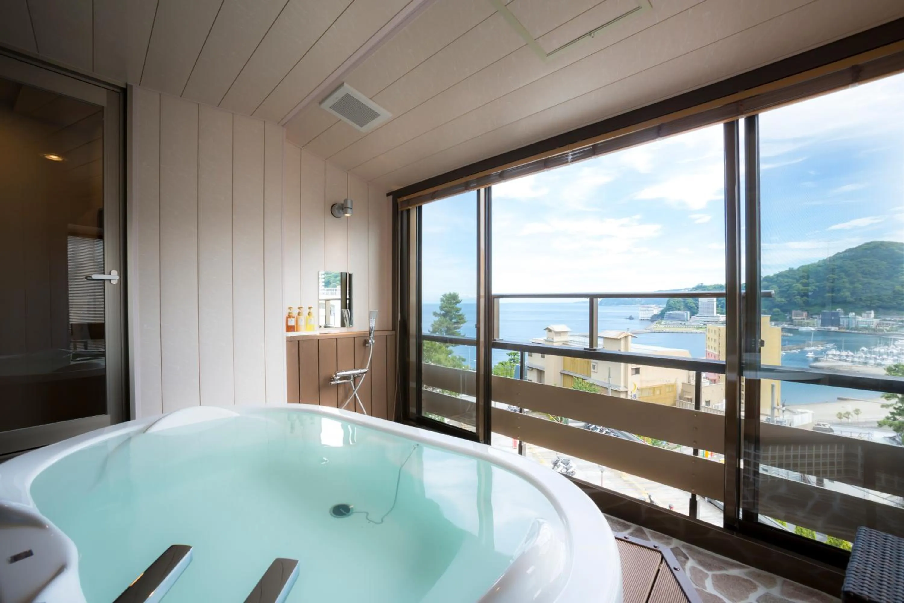 Hot Spring Bath in Yuyado Ichibanchi