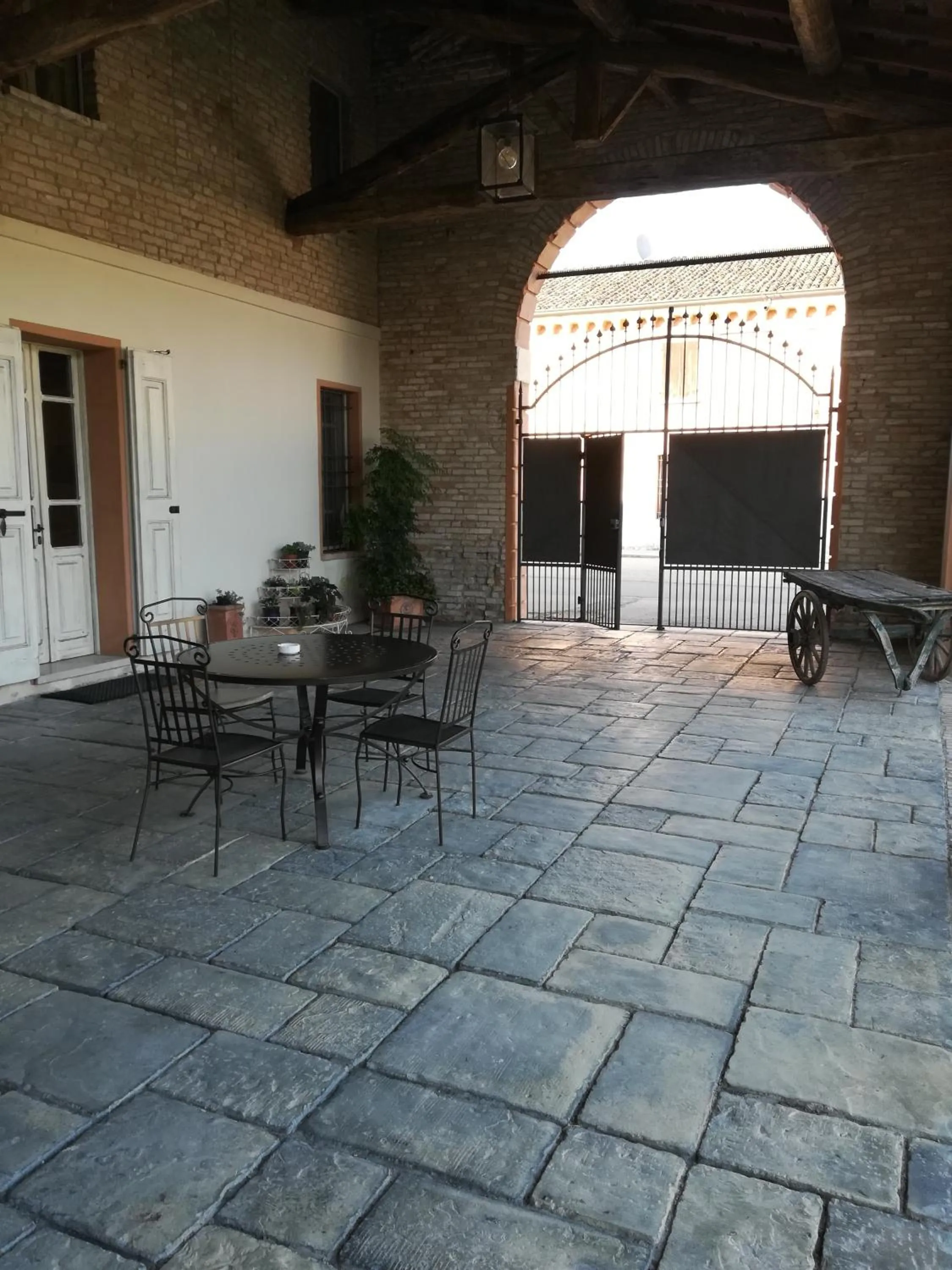 Facade/entrance in Hospitale I Mori