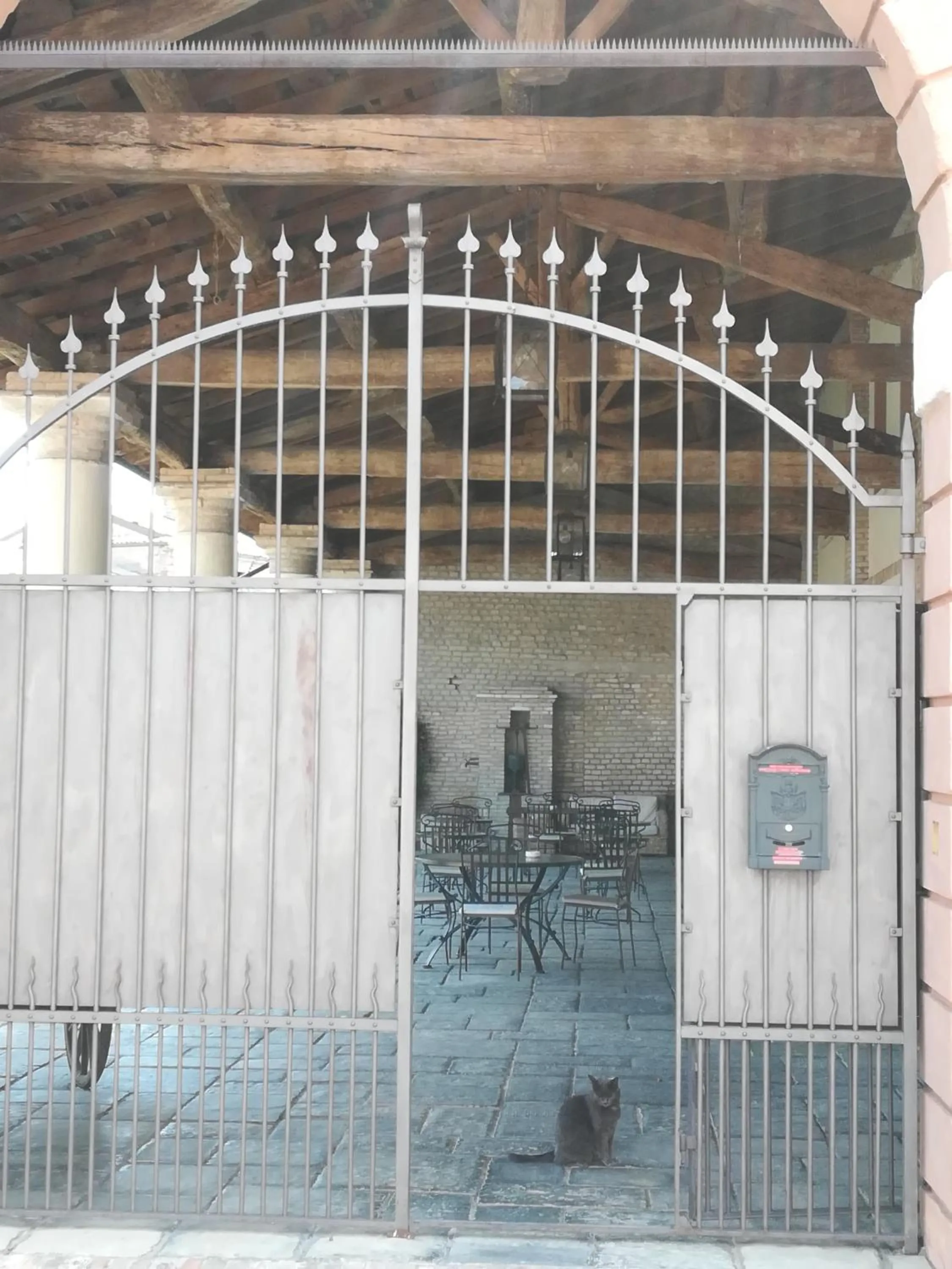 Facade/entrance in Hospitale I Mori