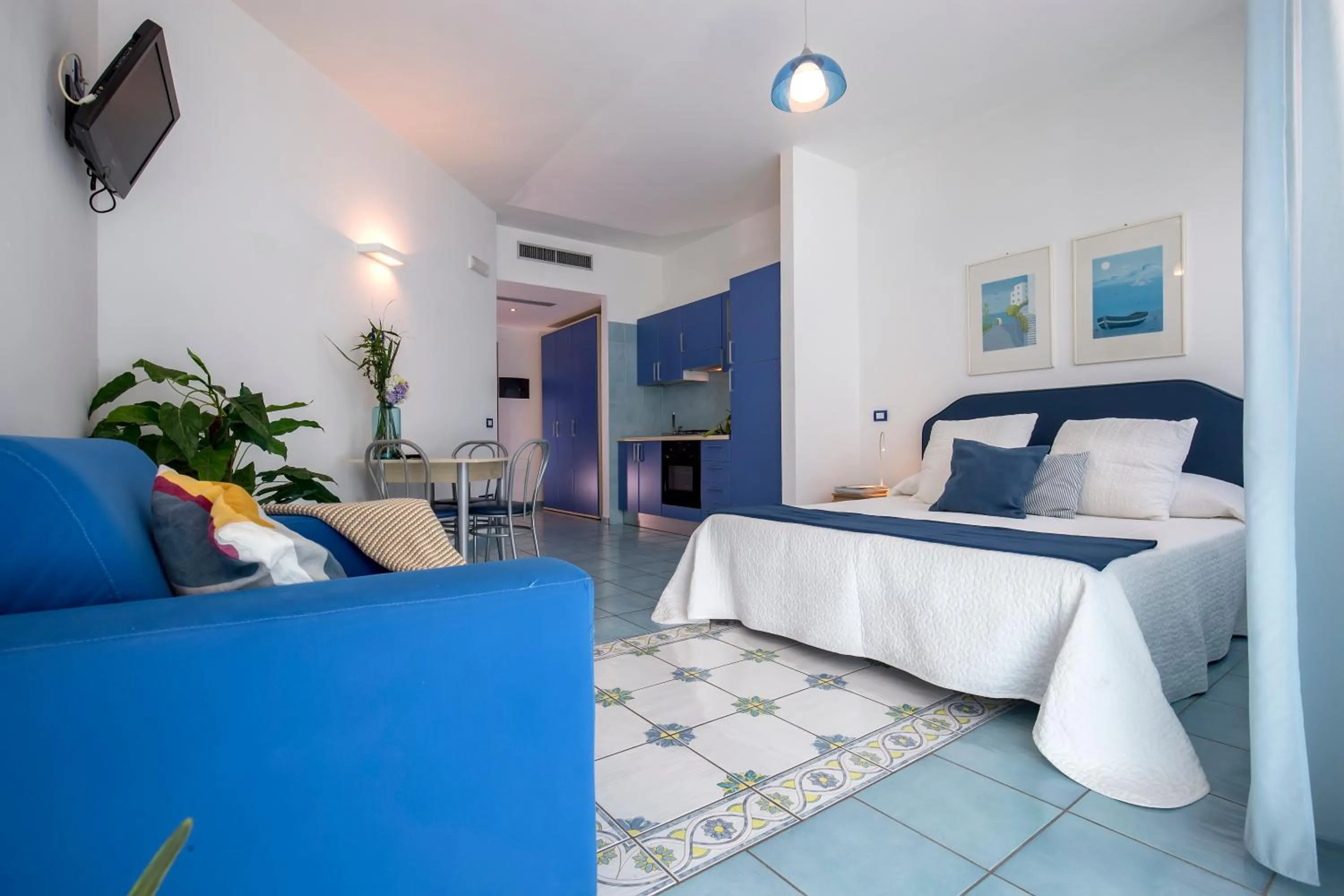 Bed in Angelina Residence