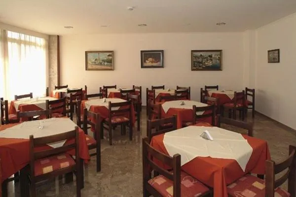 Restaurant/places to eat in Theonia Hotel