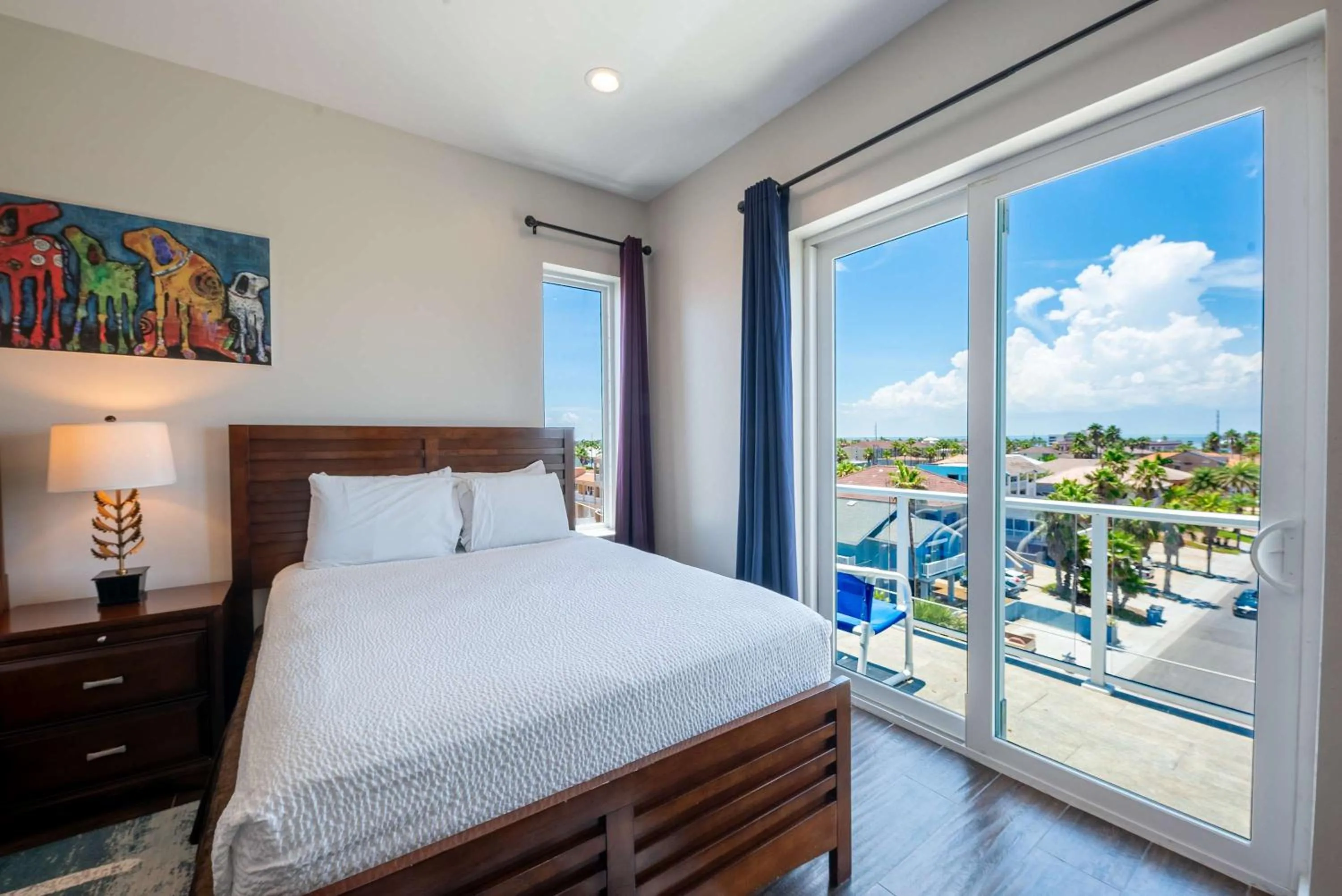 Bed in 5 BEDROOM BEACHFRONT CONDO - 4th Floor