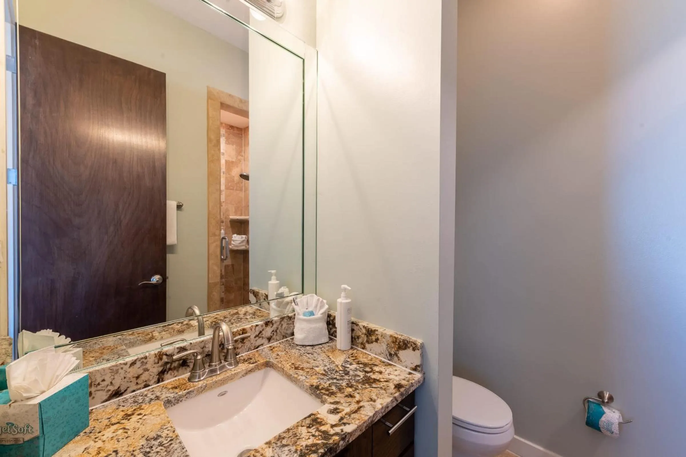 5 BEDROOM BEACHFRONT CONDO - 4th Floor