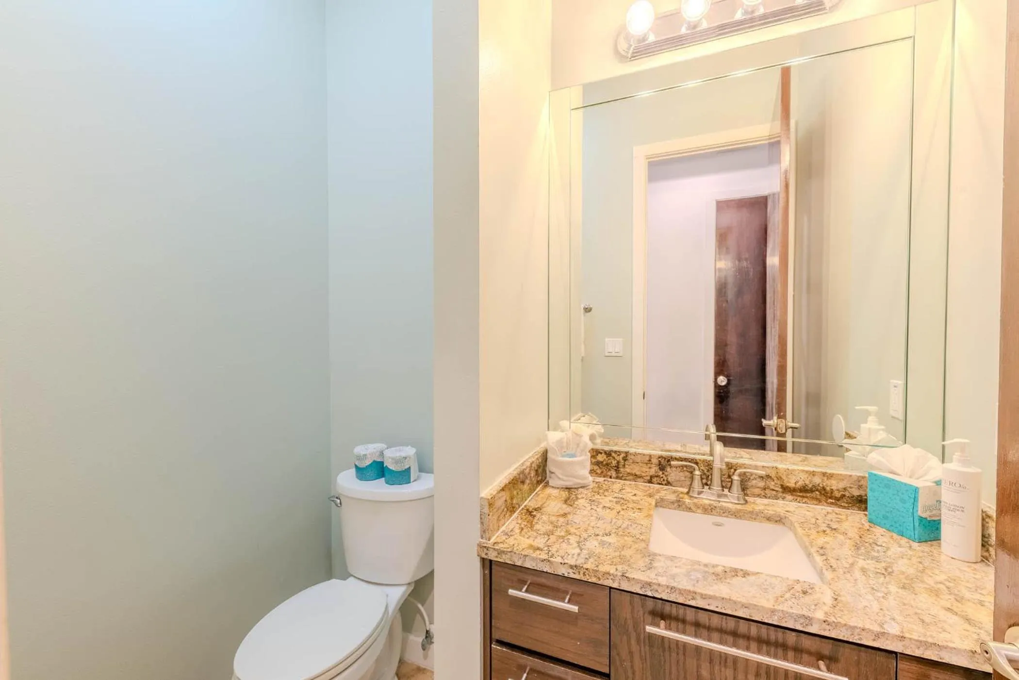 5 BEDROOM BEACHFRONT CONDO - 4th Floor