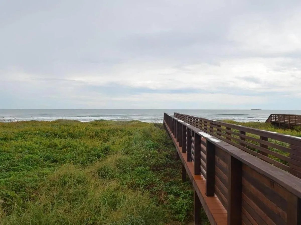 5 BEDROOM BEACHFRONT CONDO - 4th Floor