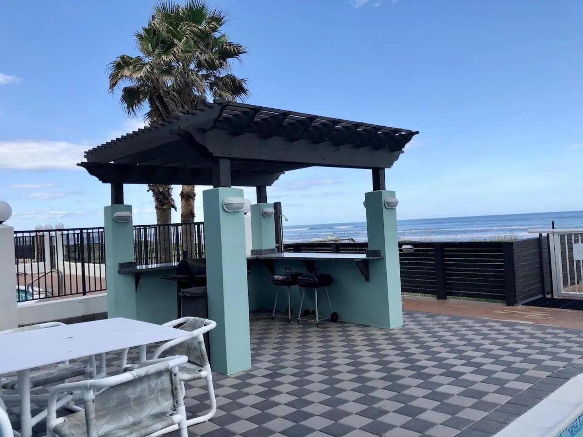 5 BEDROOM BEACHFRONT CONDO - 4th Floor