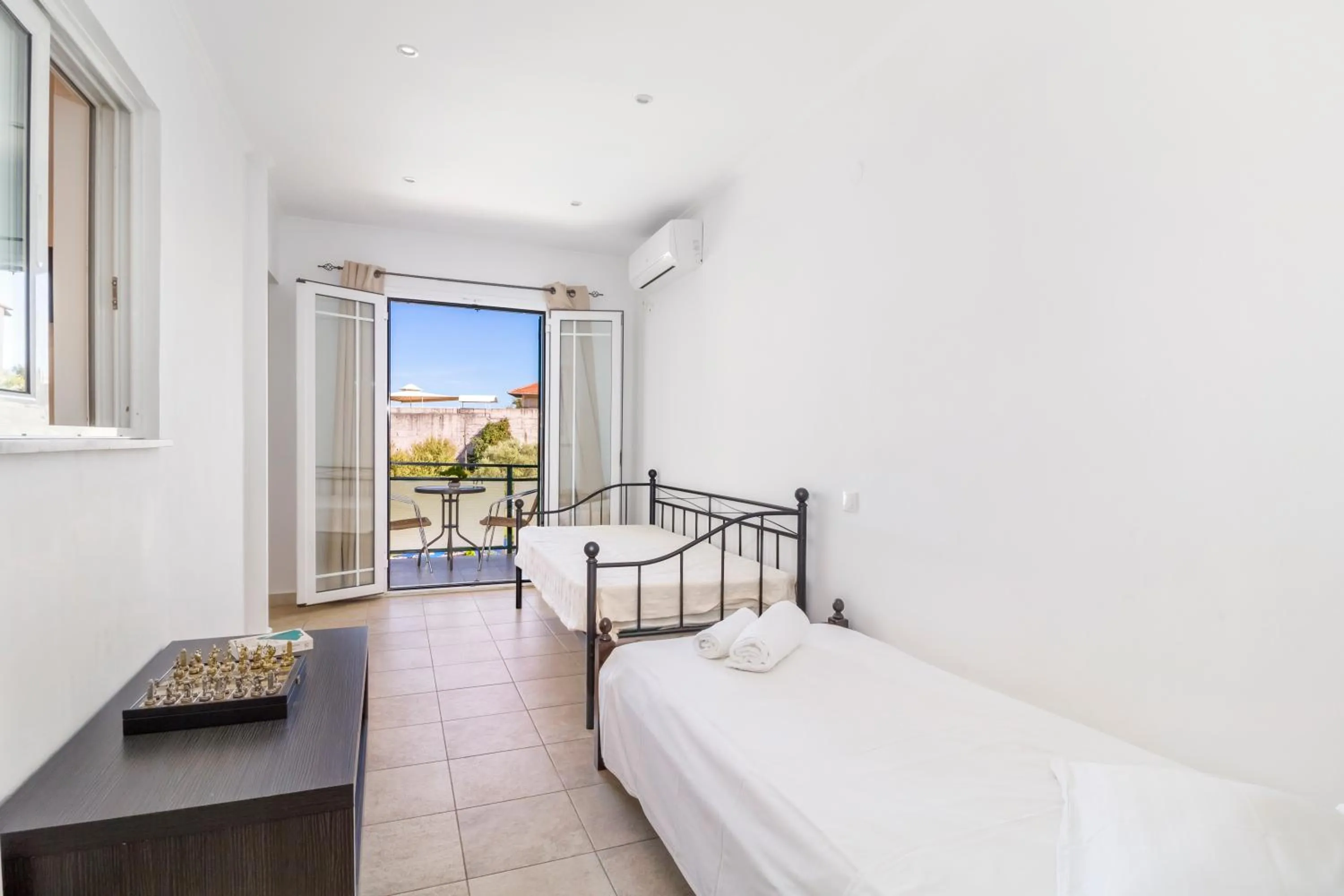 View (from property/room), Bed in Vergina Star Hotel