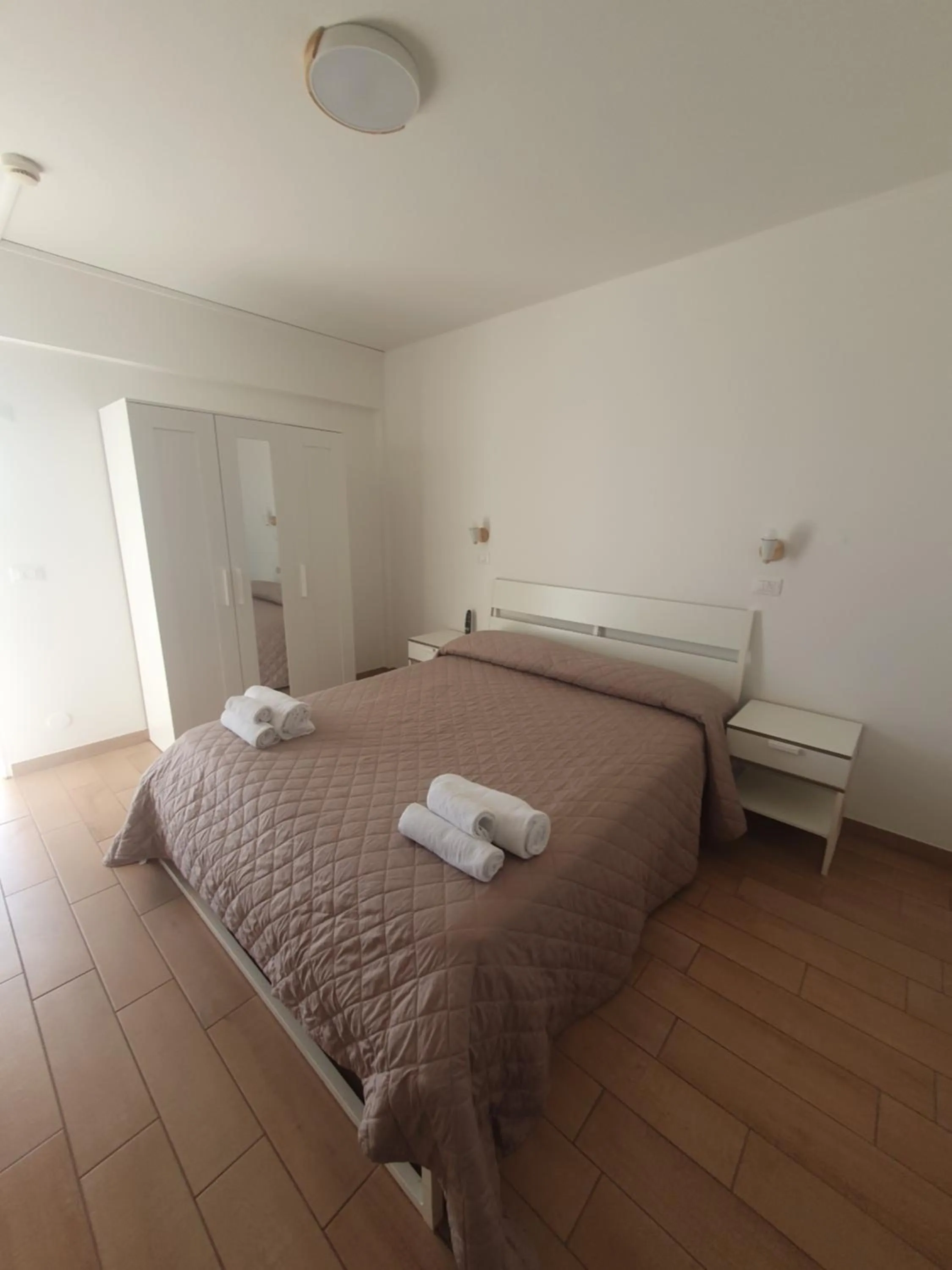 Property building, Bed in Hotel Kursaal