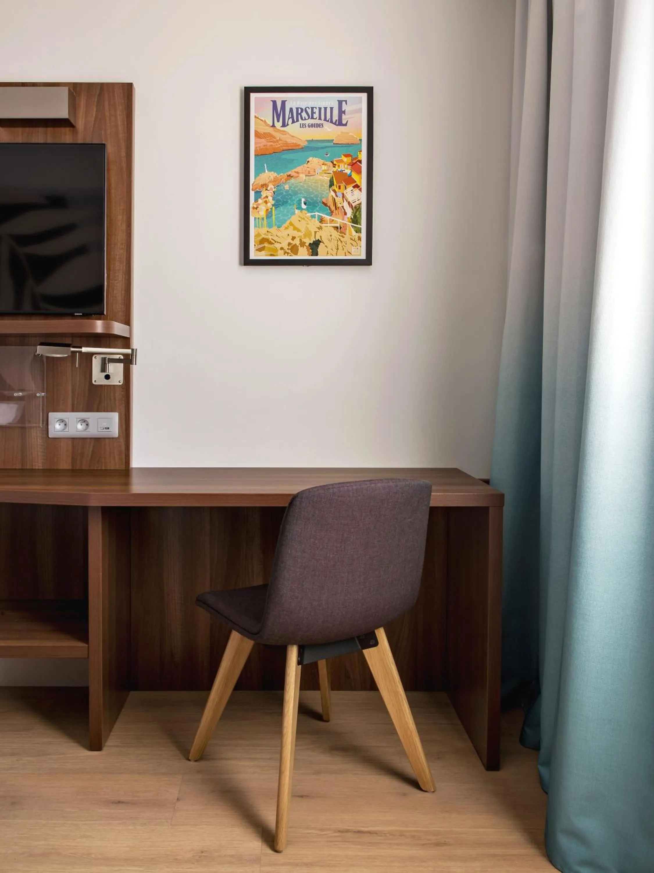 Photo of the whole room in Holiday Inn - Marseille Airport by IHG